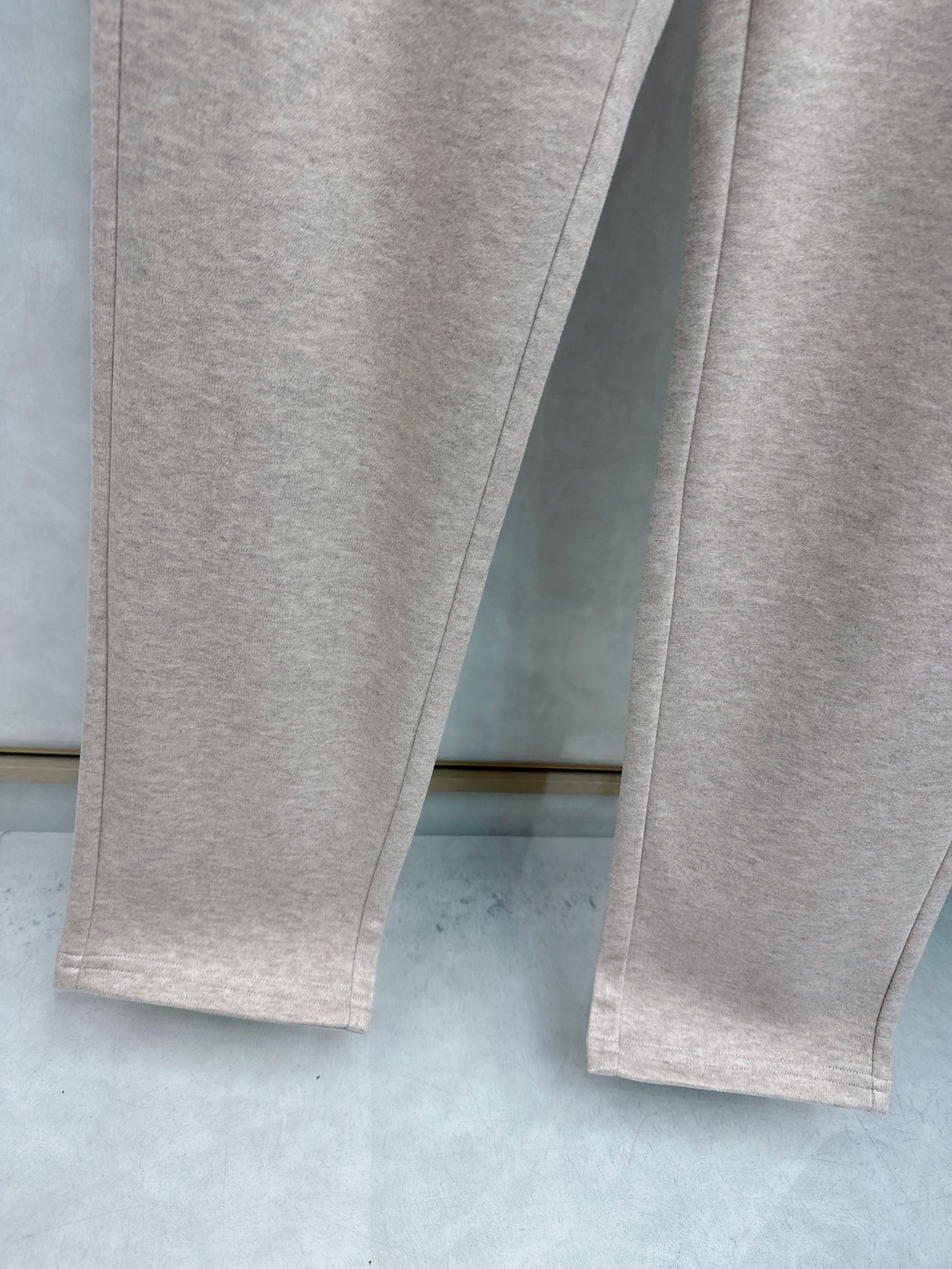 Loro Piana💥独家专供新款 休闲裤 高端版本！定制面料 透气舒适度高，细节无可挑剔，品牌元素设计