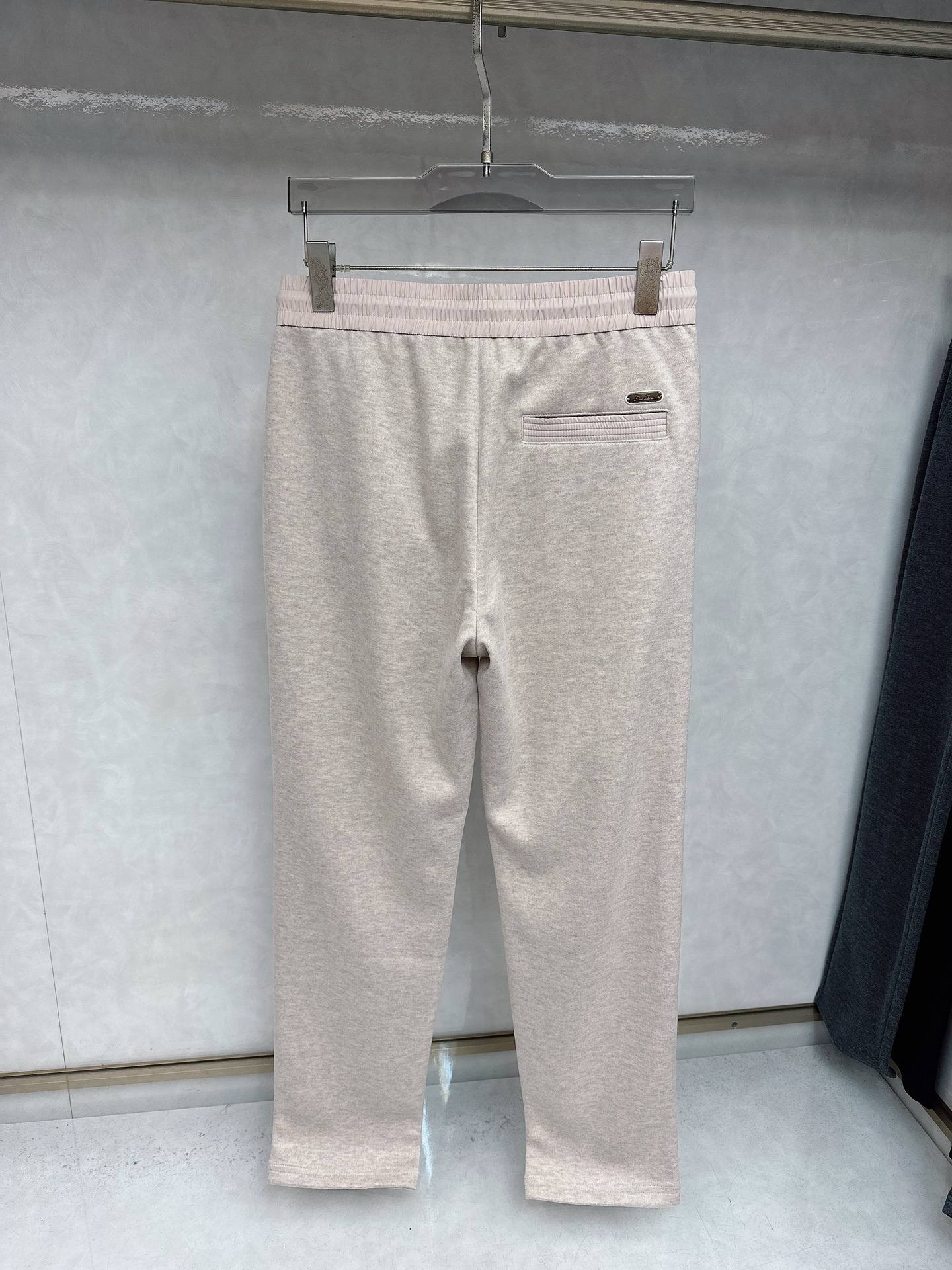 Loro Piana💥独家专供新款 休闲裤 高端版本！定制面料 透气舒适度高，细节无可挑剔，品牌元素设计