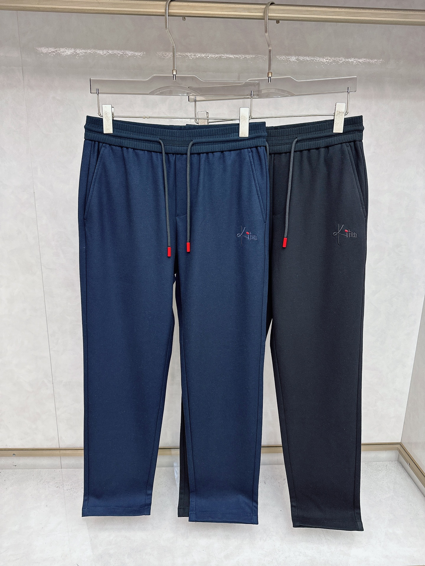 kiton 💥独家专供新款 休闲裤 高端版本！定制面料 透气舒适度高，细节无可挑剔，品牌元素设计理念，体