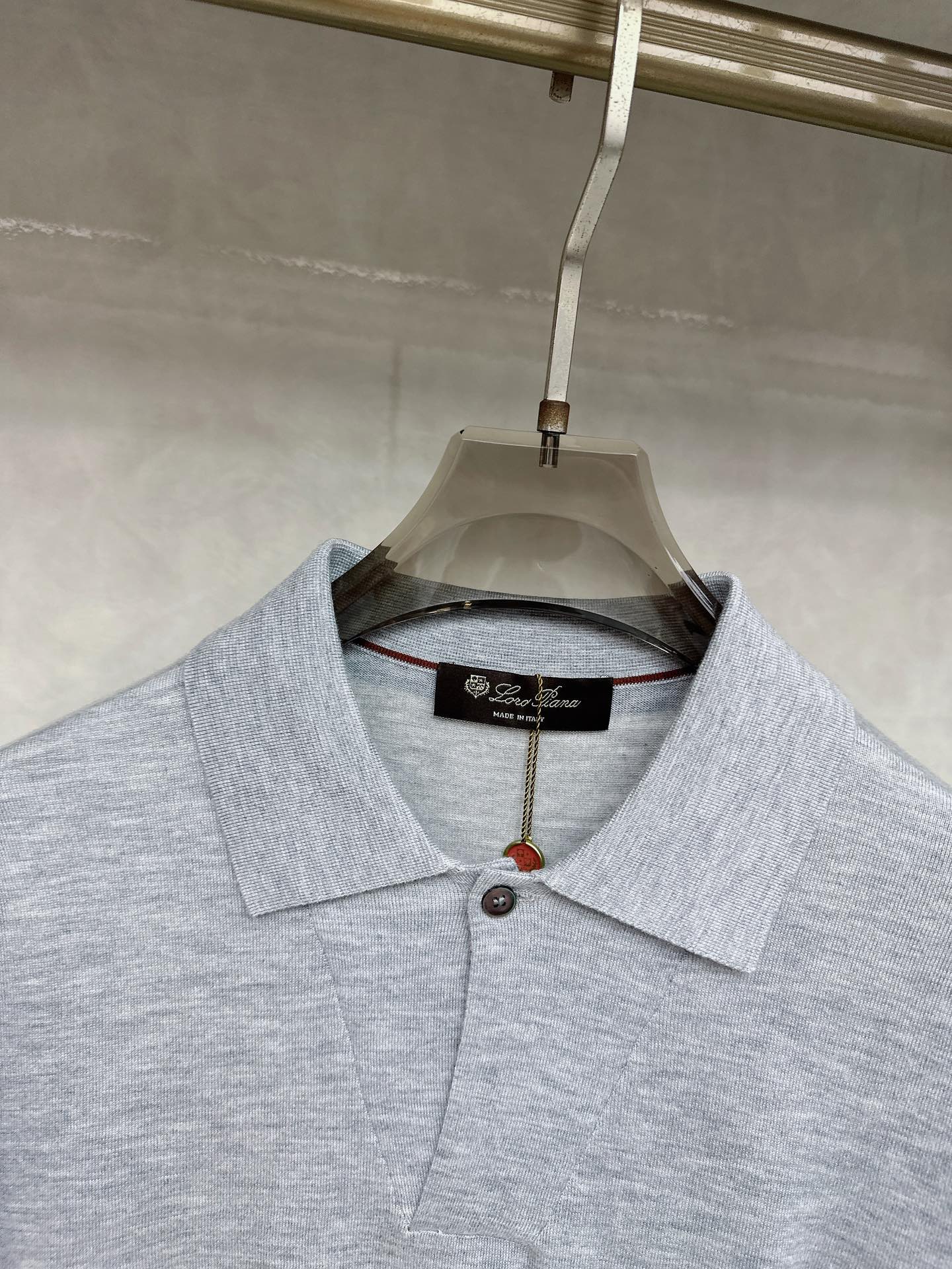 Kiton 2025官网同步发售！辅料全部原版定制出品，贸易公司真品订单。高级定制进口面料，以天然植物纖