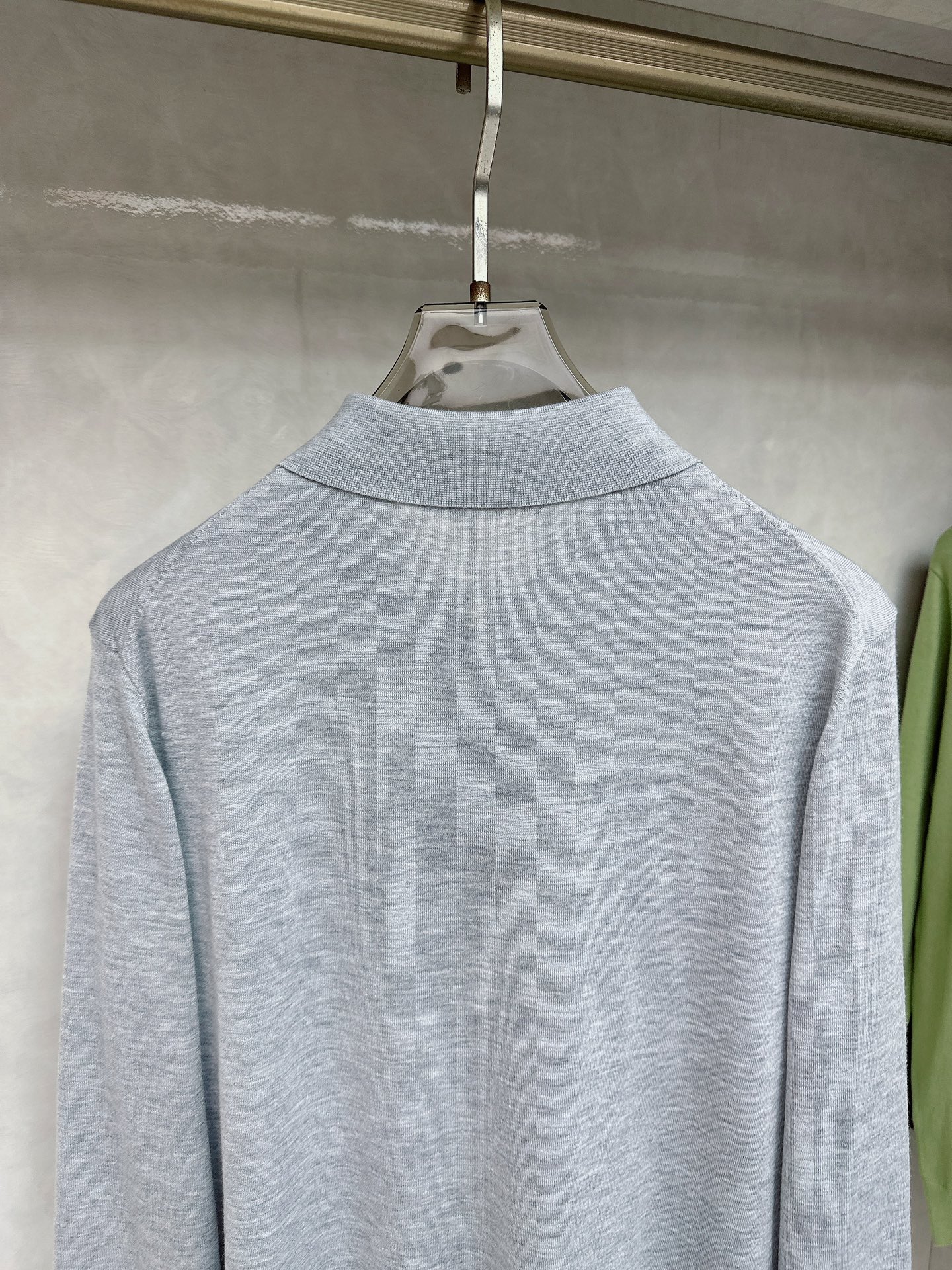 Kiton 2025官网同步发售！辅料全部原版定制出品，贸易公司真品订单。高级定制进口面料，以天然植物纖