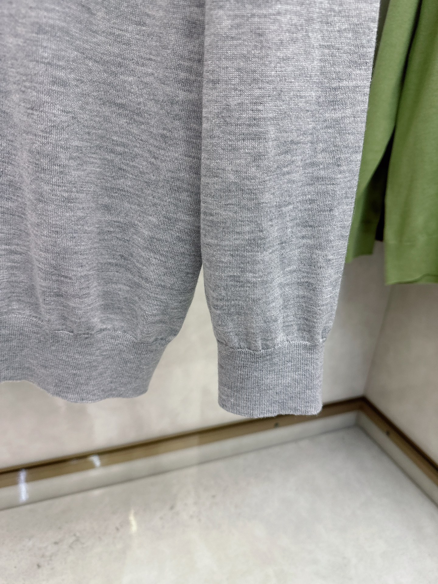 Kiton 2025官网同步发售！辅料全部原版定制出品，贸易公司真品订单。高级定制进口面料，以天然植物纖