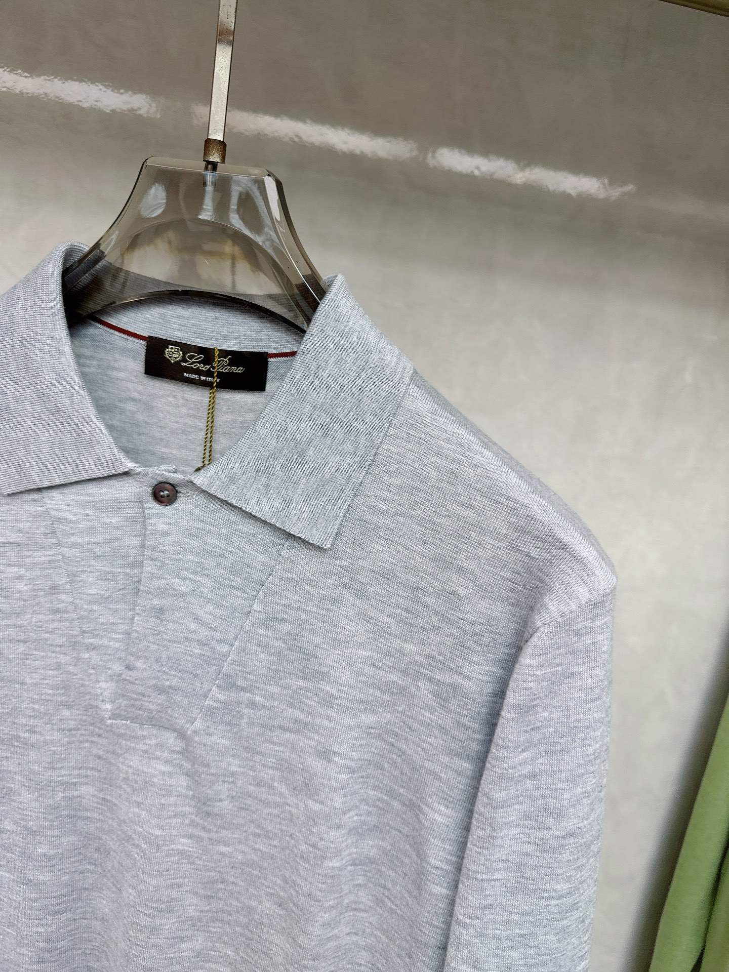 Kiton 2025官网同步发售！辅料全部原版定制出品，贸易公司真品订单。高级定制进口面料，以天然植物纖