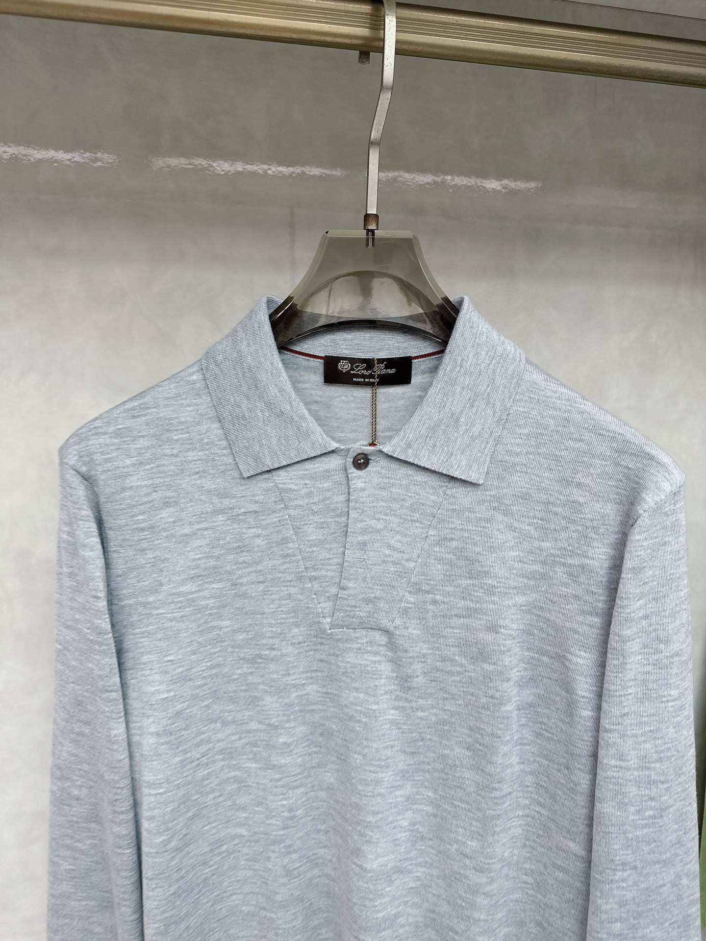 Kiton 2025官网同步发售！辅料全部原版定制出品，贸易公司真品订单。高级定制进口面料，以天然植物纖