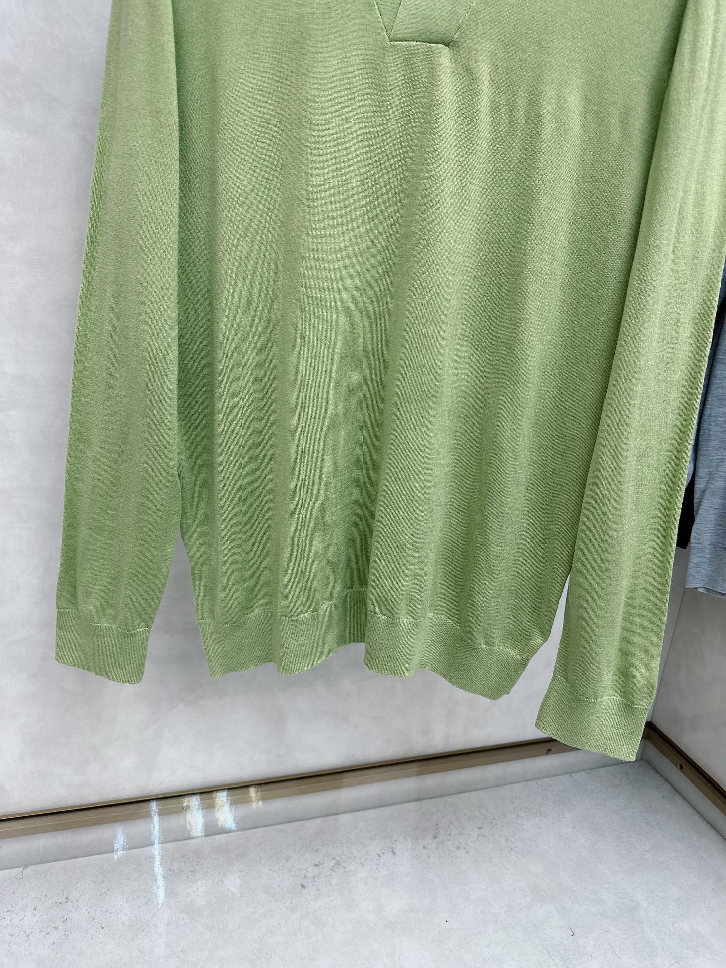 Kiton 2025官网同步发售！辅料全部原版定制出品，贸易公司真品订单。高级定制进口面料，以天然植物纖