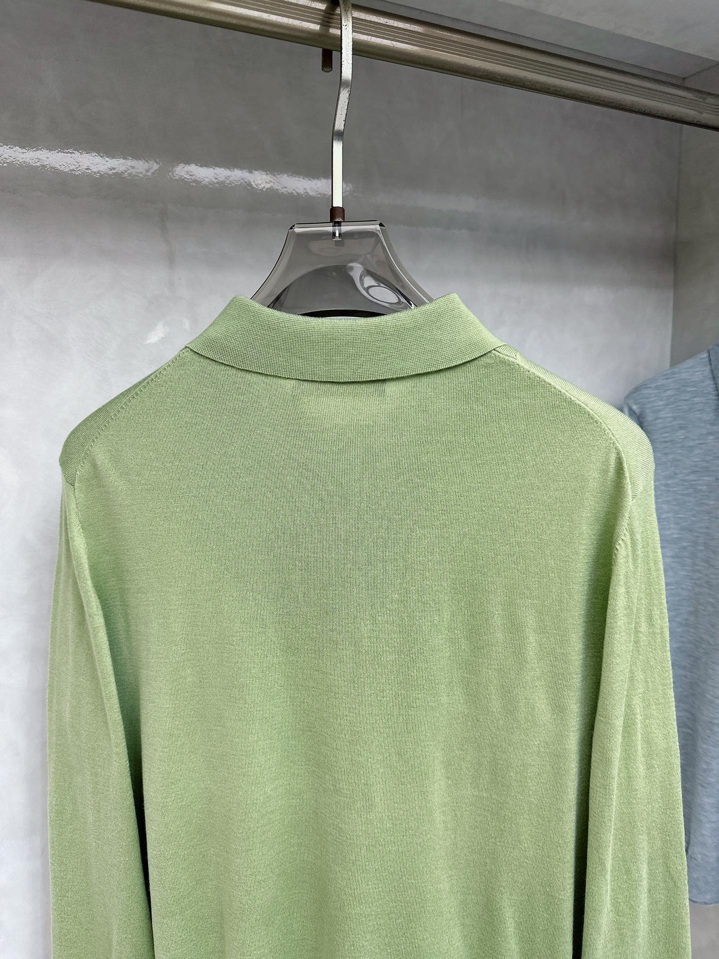 Kiton 2025官网同步发售！辅料全部原版定制出品，贸易公司真品订单。高级定制进口面料，以天然植物纖