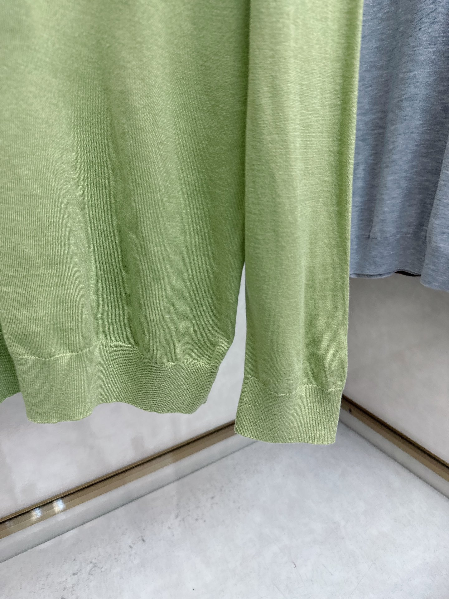 Kiton 2025官网同步发售！辅料全部原版定制出品，贸易公司真品订单。高级定制进口面料，以天然植物纖