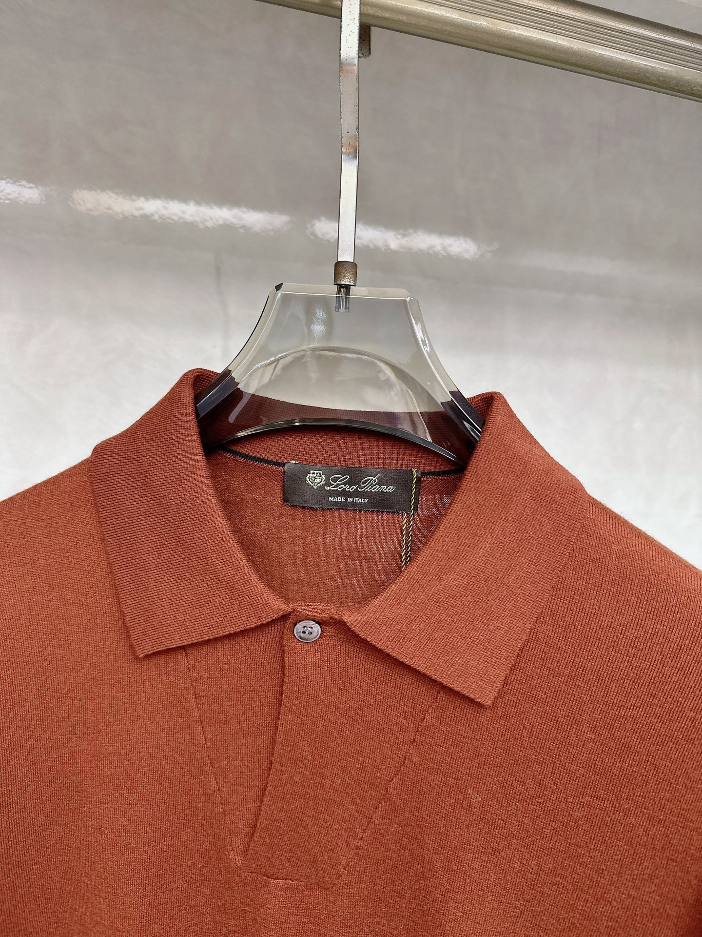 Kiton 2025官网同步发售！辅料全部原版定制出品，贸易公司真品订单。高级定制进口面料，以天然植物纖