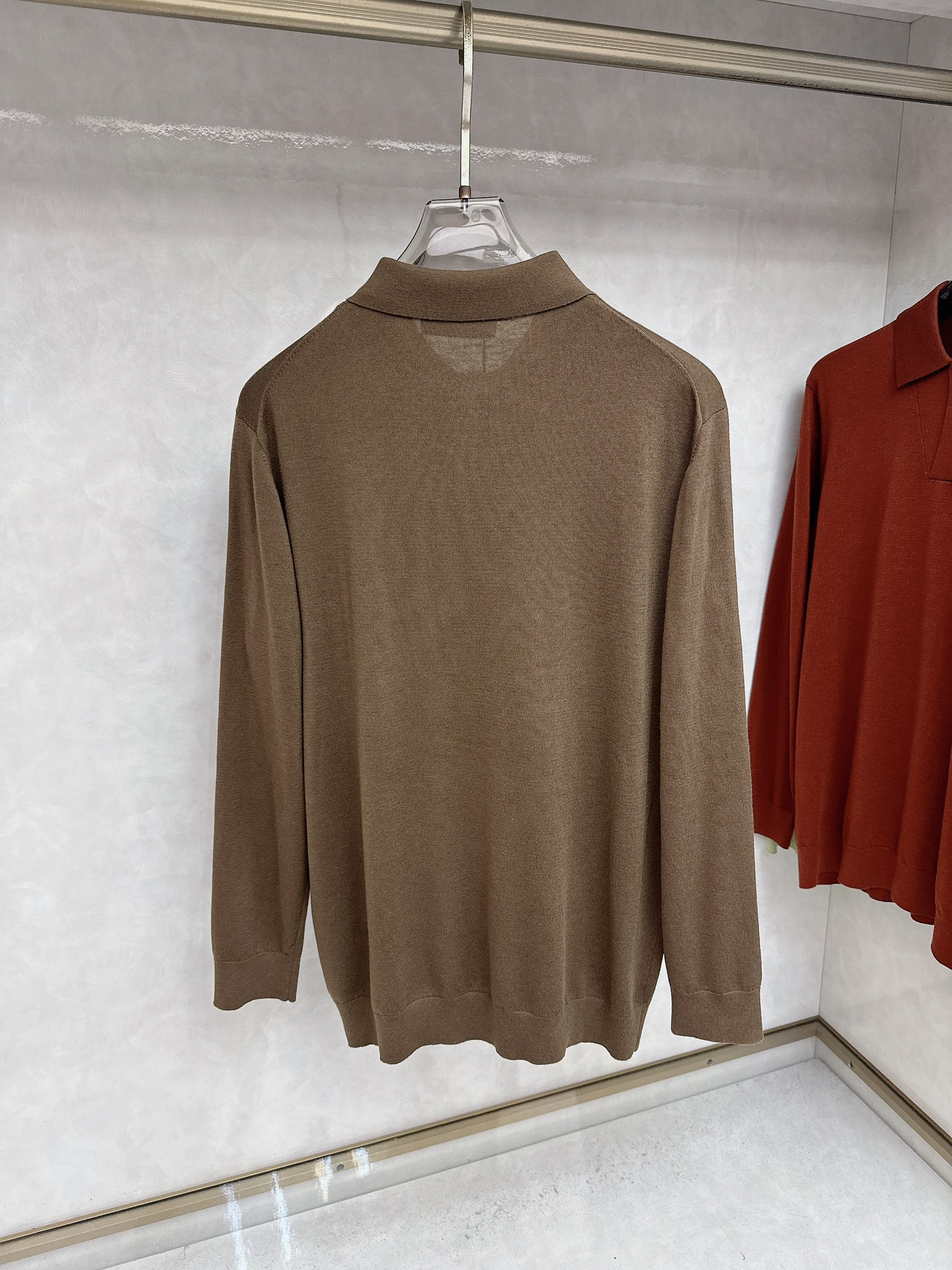Kiton 2025官网同步发售！辅料全部原版定制出品，贸易公司真品订单。高级定制进口面料，以天然植物纖