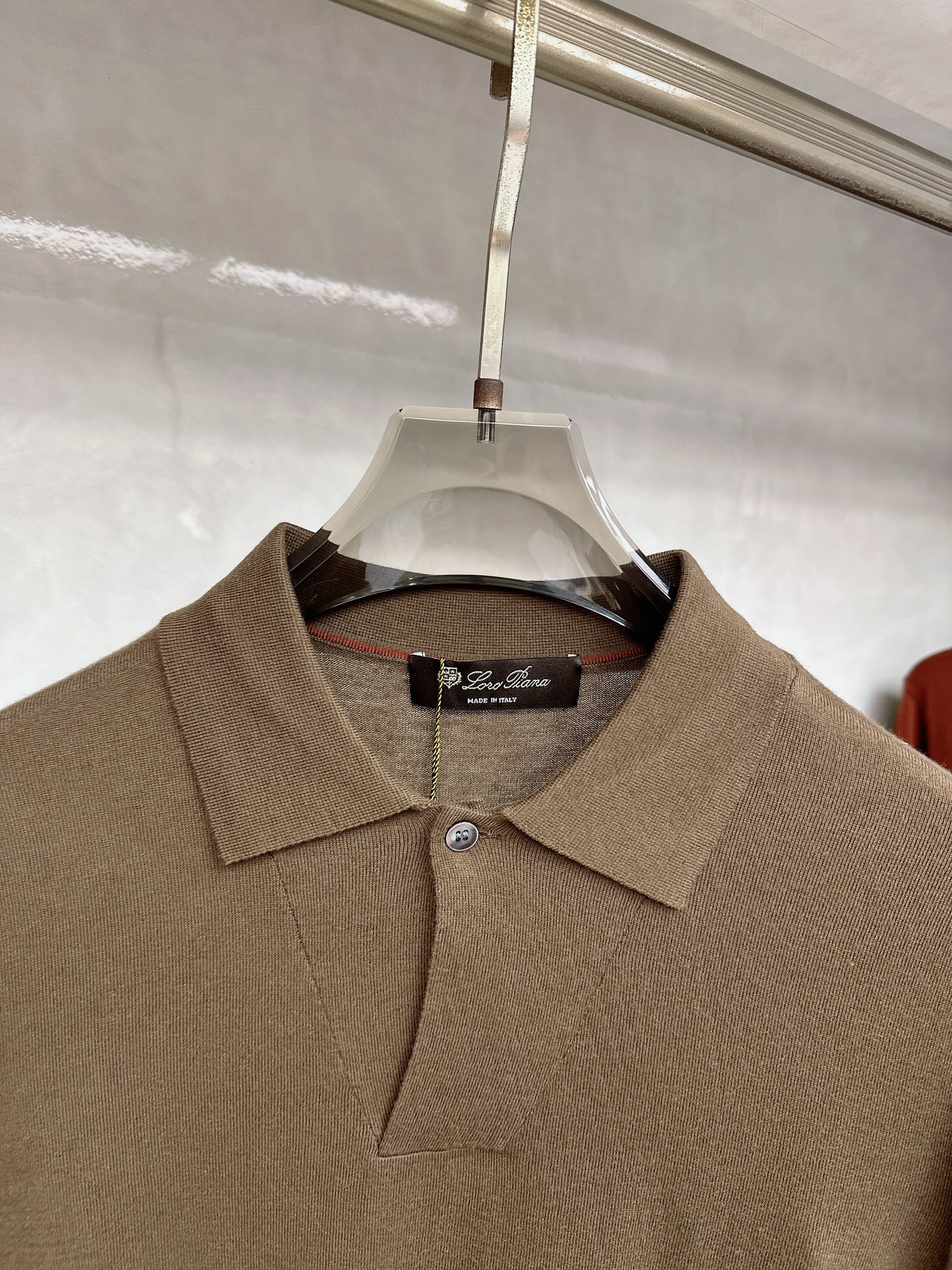 Kiton 2025官网同步发售！辅料全部原版定制出品，贸易公司真品订单。高级定制进口面料，以天然植物纖