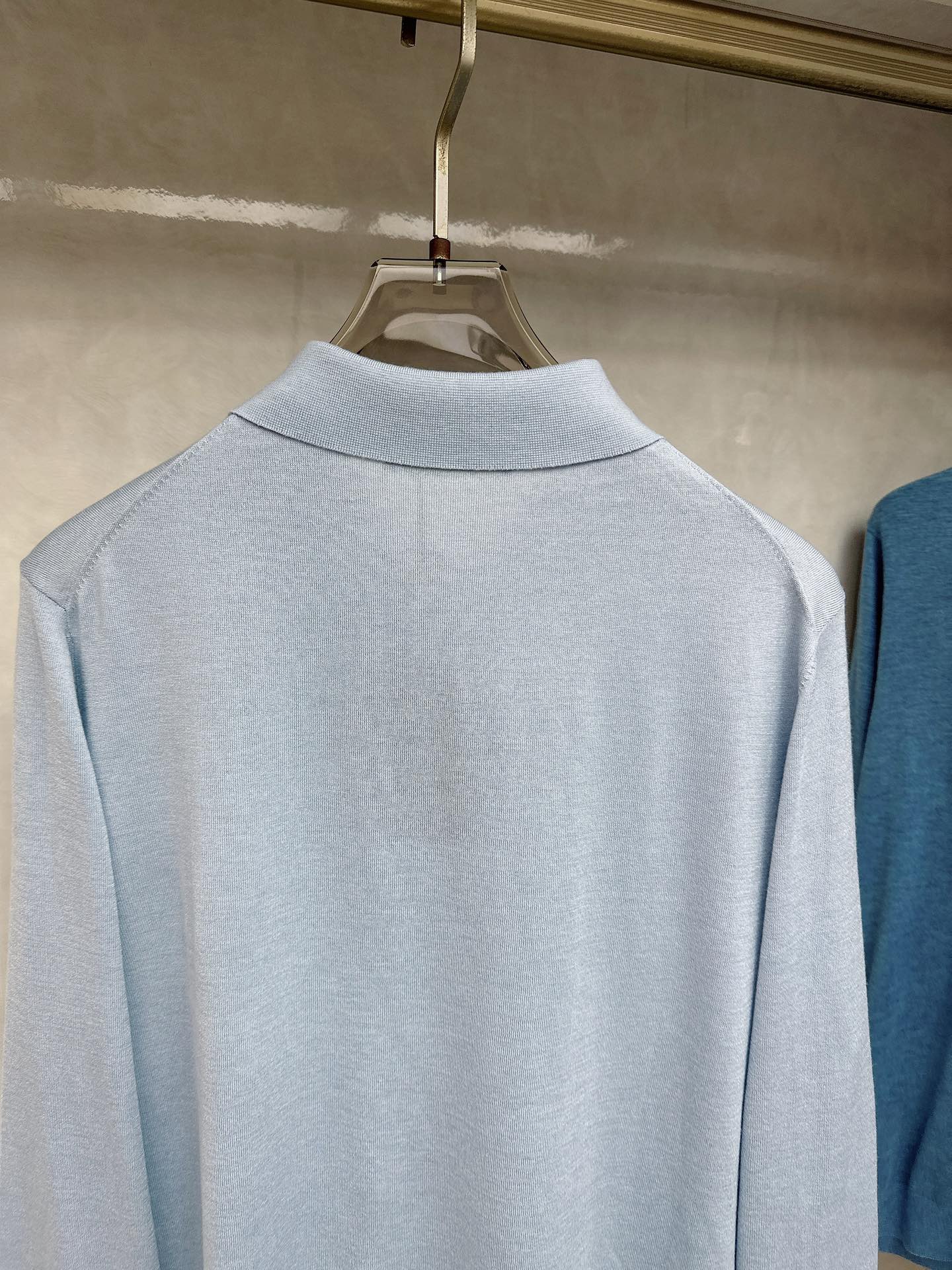 Kiton 2025官网同步发售！辅料全部原版定制出品，贸易公司真品订单。高级定制进口面料，以天然植物纖