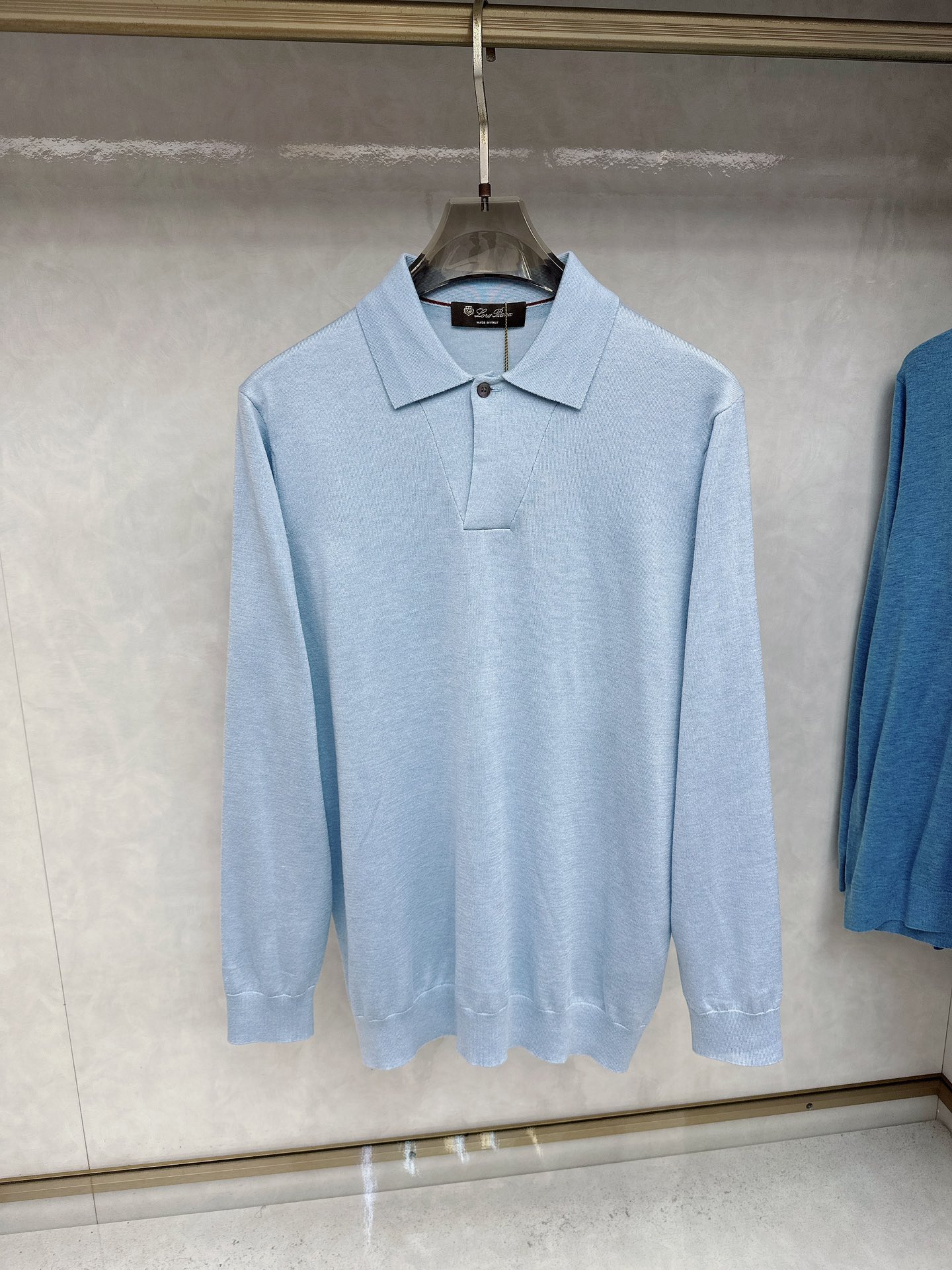 Kiton 2025官网同步发售！辅料全部原版定制出品，贸易公司真品订单。高级定制进口面料，以天然植物纖