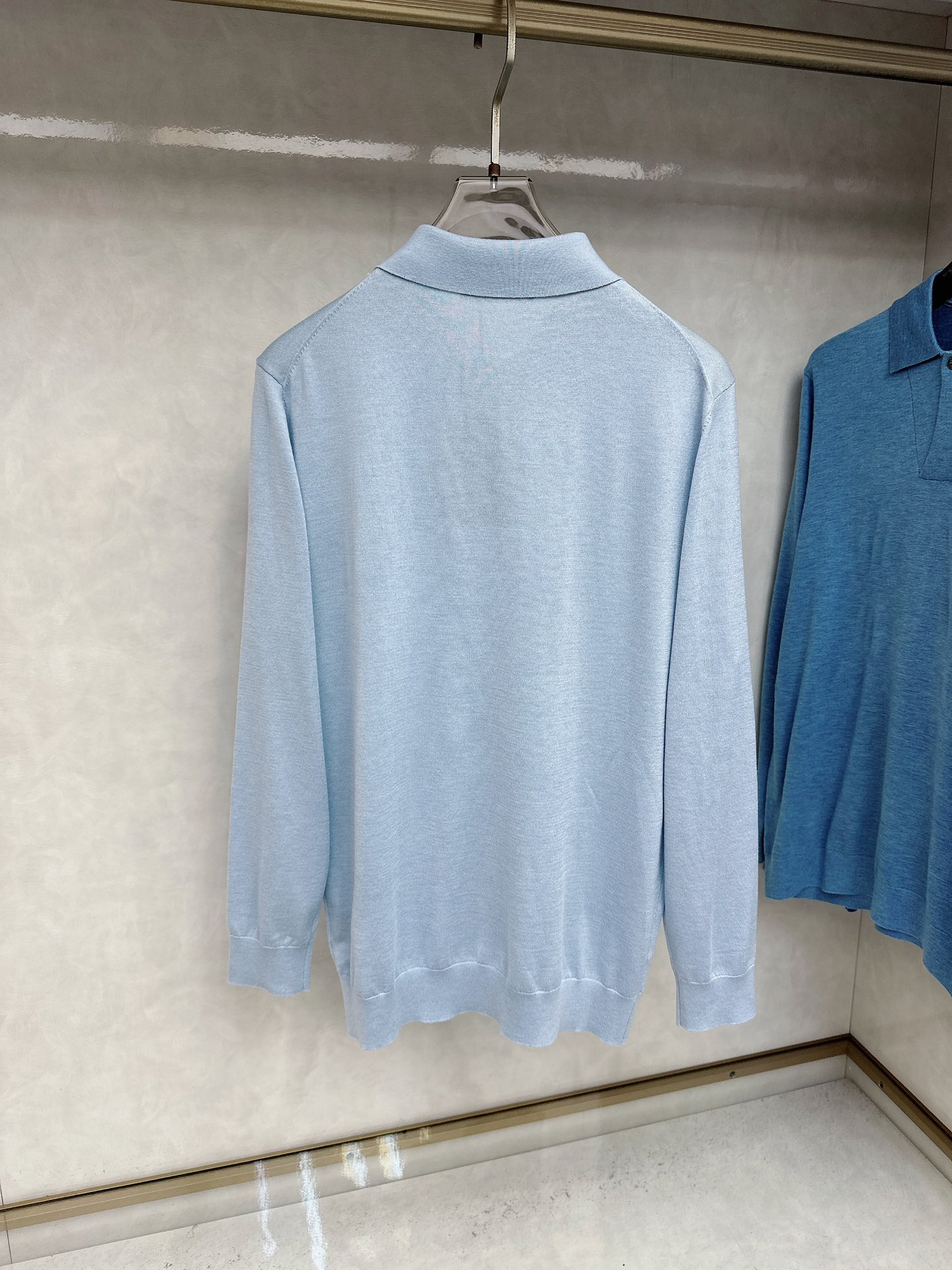 Kiton 2025官网同步发售！辅料全部原版定制出品，贸易公司真品订单。高级定制进口面料，以天然植物纖