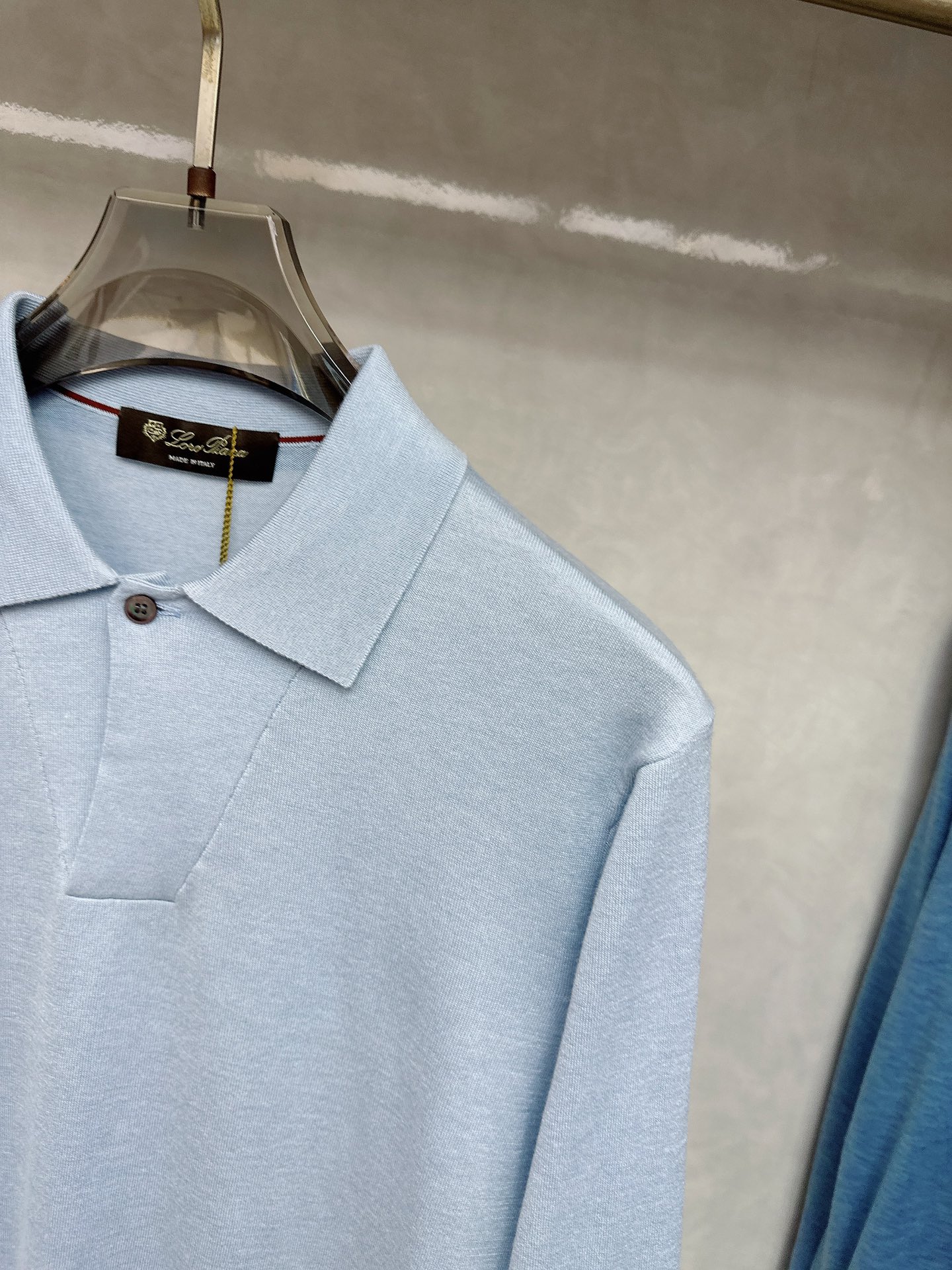 Kiton 2025官网同步发售！辅料全部原版定制出品，贸易公司真品订单。高级定制进口面料，以天然植物纖