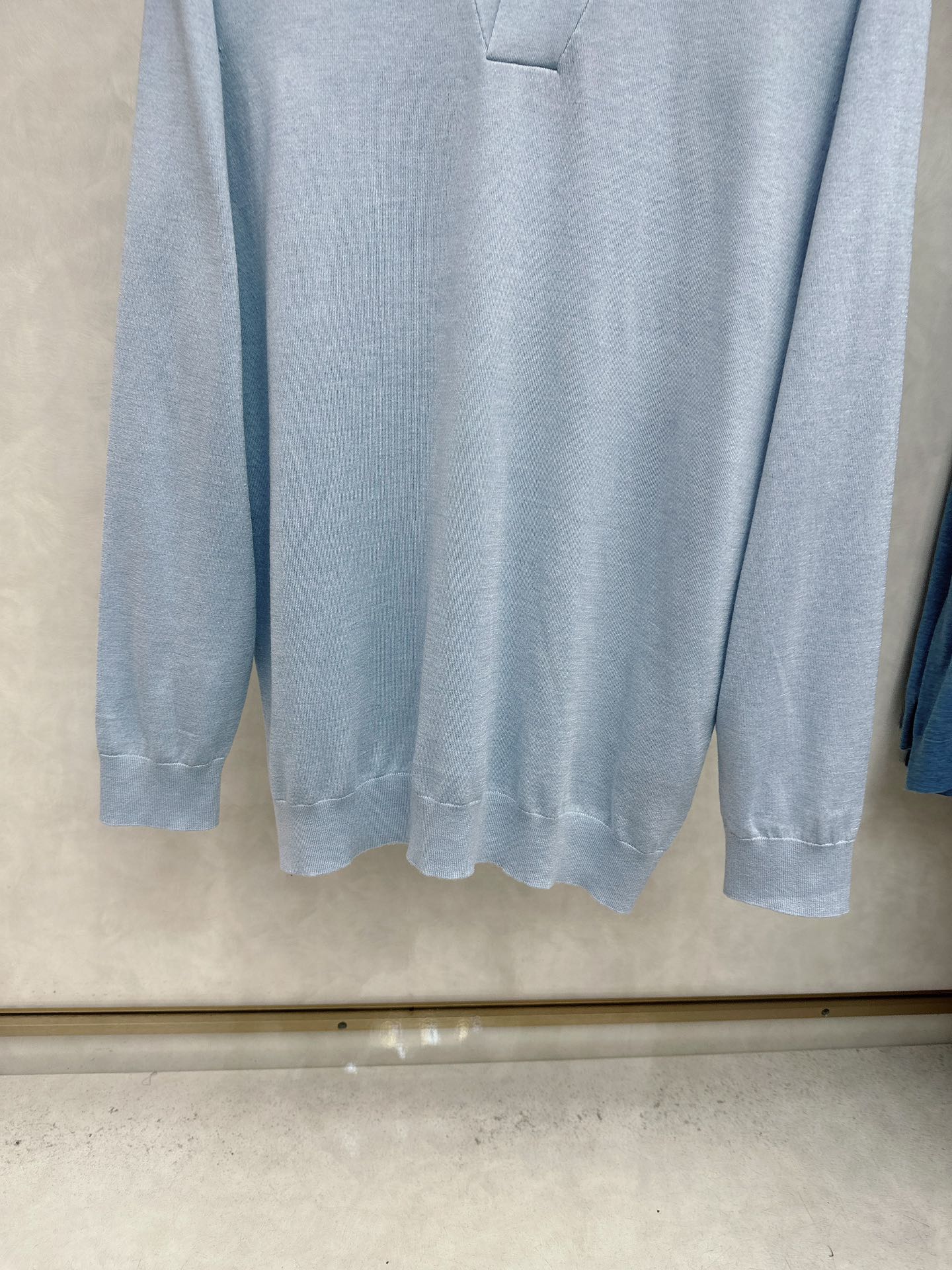 Kiton 2025官网同步发售！辅料全部原版定制出品，贸易公司真品订单。高级定制进口面料，以天然植物纖