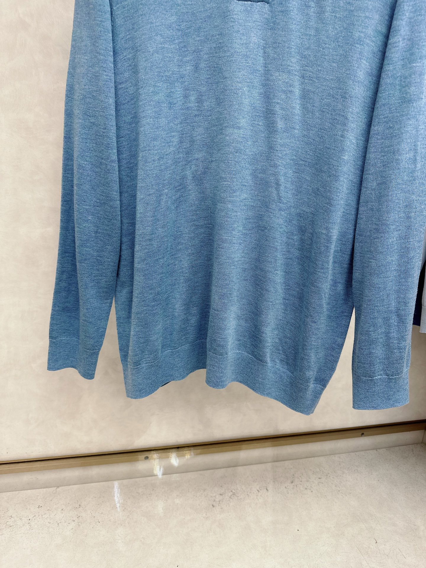 Kiton 2025官网同步发售！辅料全部原版定制出品，贸易公司真品订单。高级定制进口面料，以天然植物纖