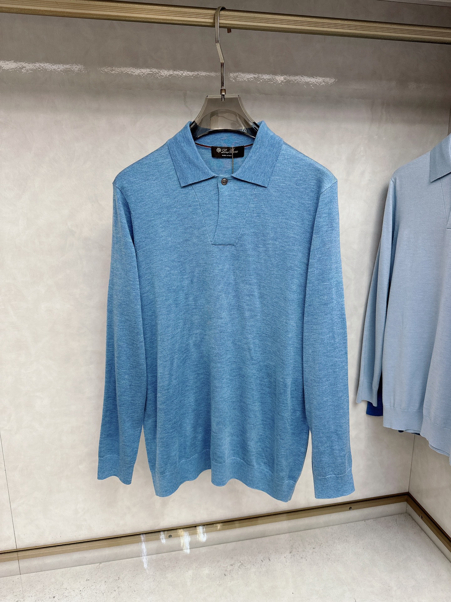 Kiton 2025官网同步发售！辅料全部原版定制出品，贸易公司真品订单。高级定制进口面料，以天然植物纖