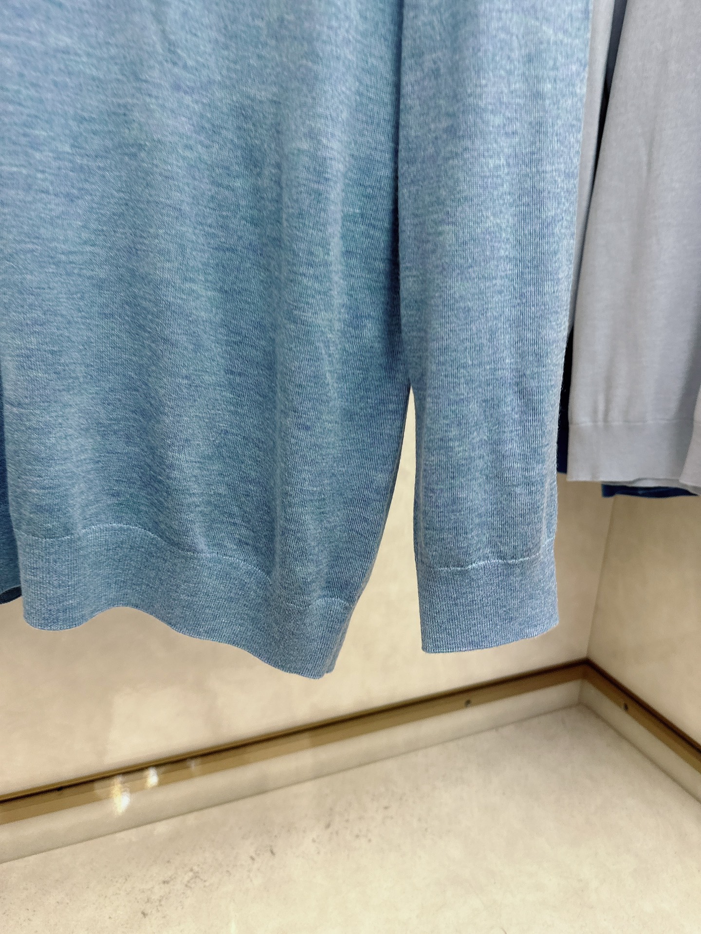 Kiton 2025官网同步发售！辅料全部原版定制出品，贸易公司真品订单。高级定制进口面料，以天然植物纖