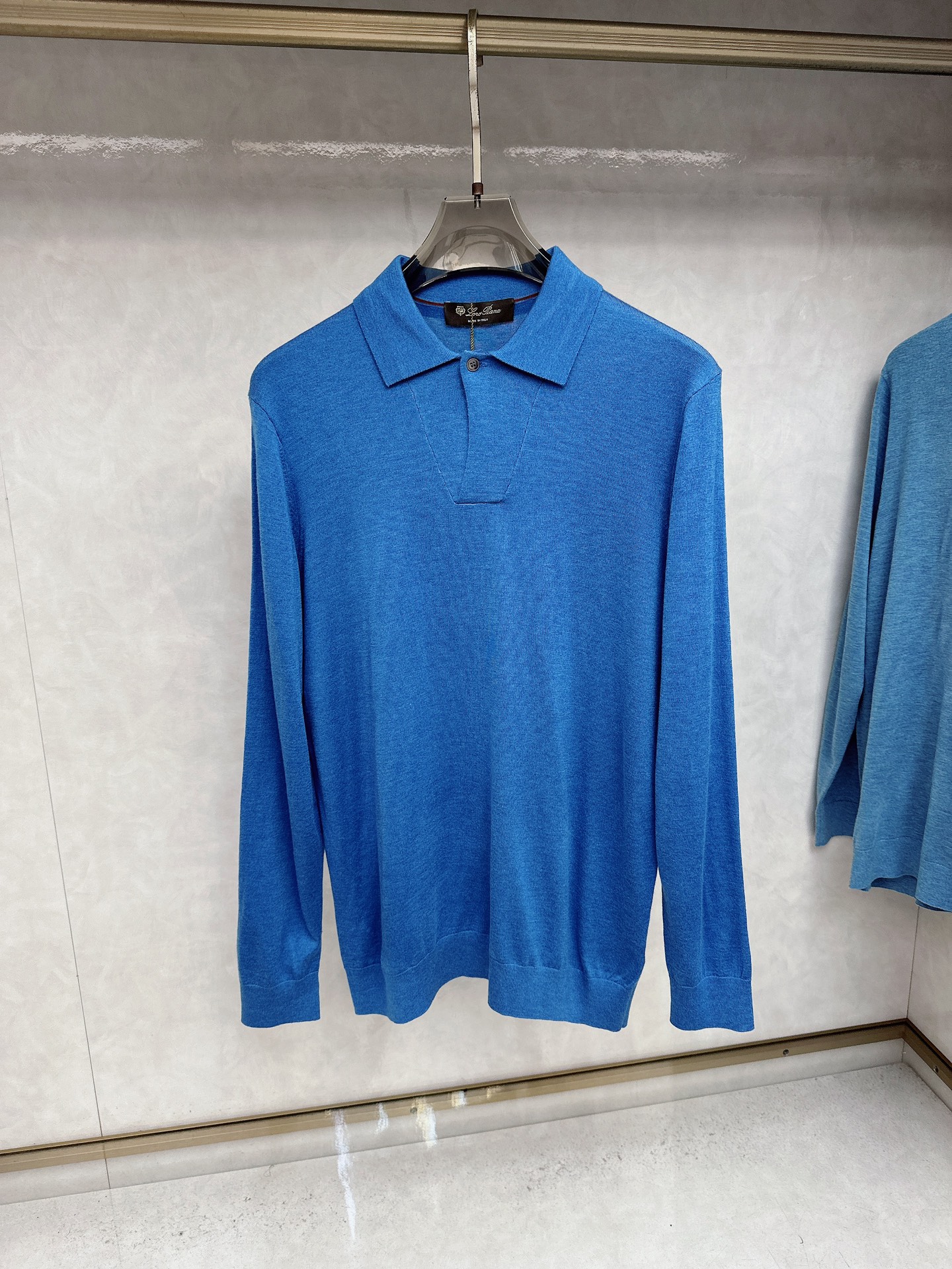 Kiton 2025官网同步发售！辅料全部原版定制出品，贸易公司真品订单。高级定制进口面料，以天然植物纖