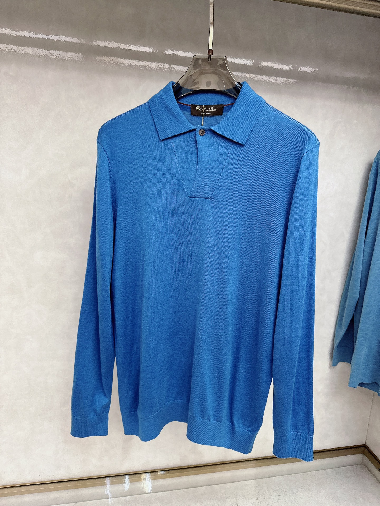 Kiton 2025官网同步发售！辅料全部原版定制出品，贸易公司真品订单。高级定制进口面料，以天然植物纖