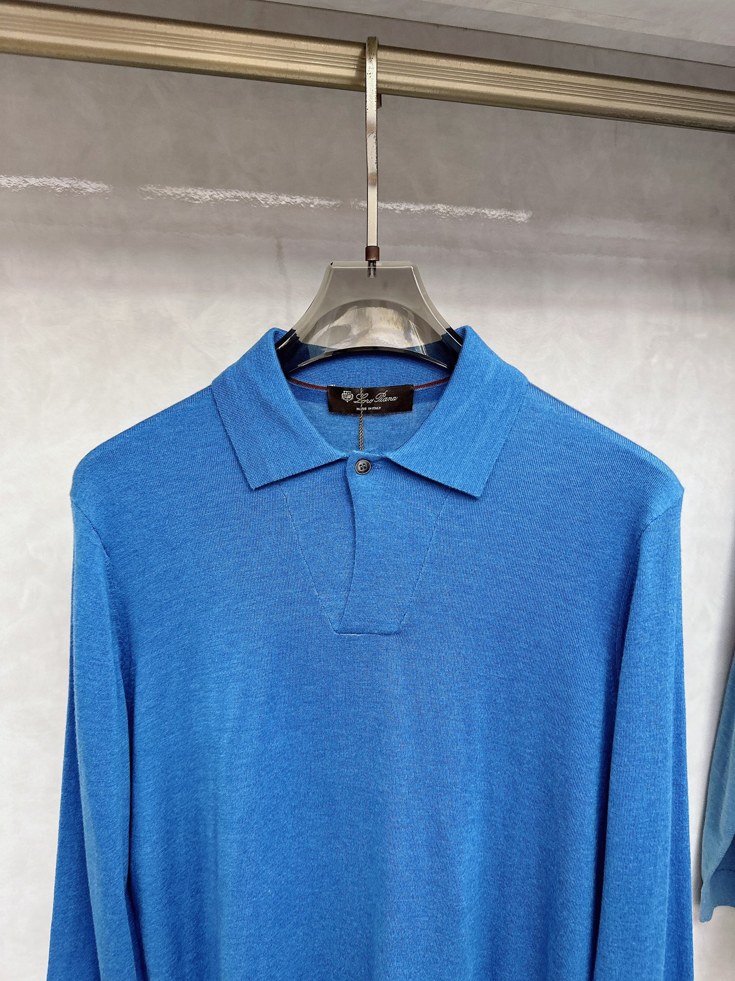 Kiton 2025官网同步发售！辅料全部原版定制出品，贸易公司真品订单。高级定制进口面料，以天然植物纖