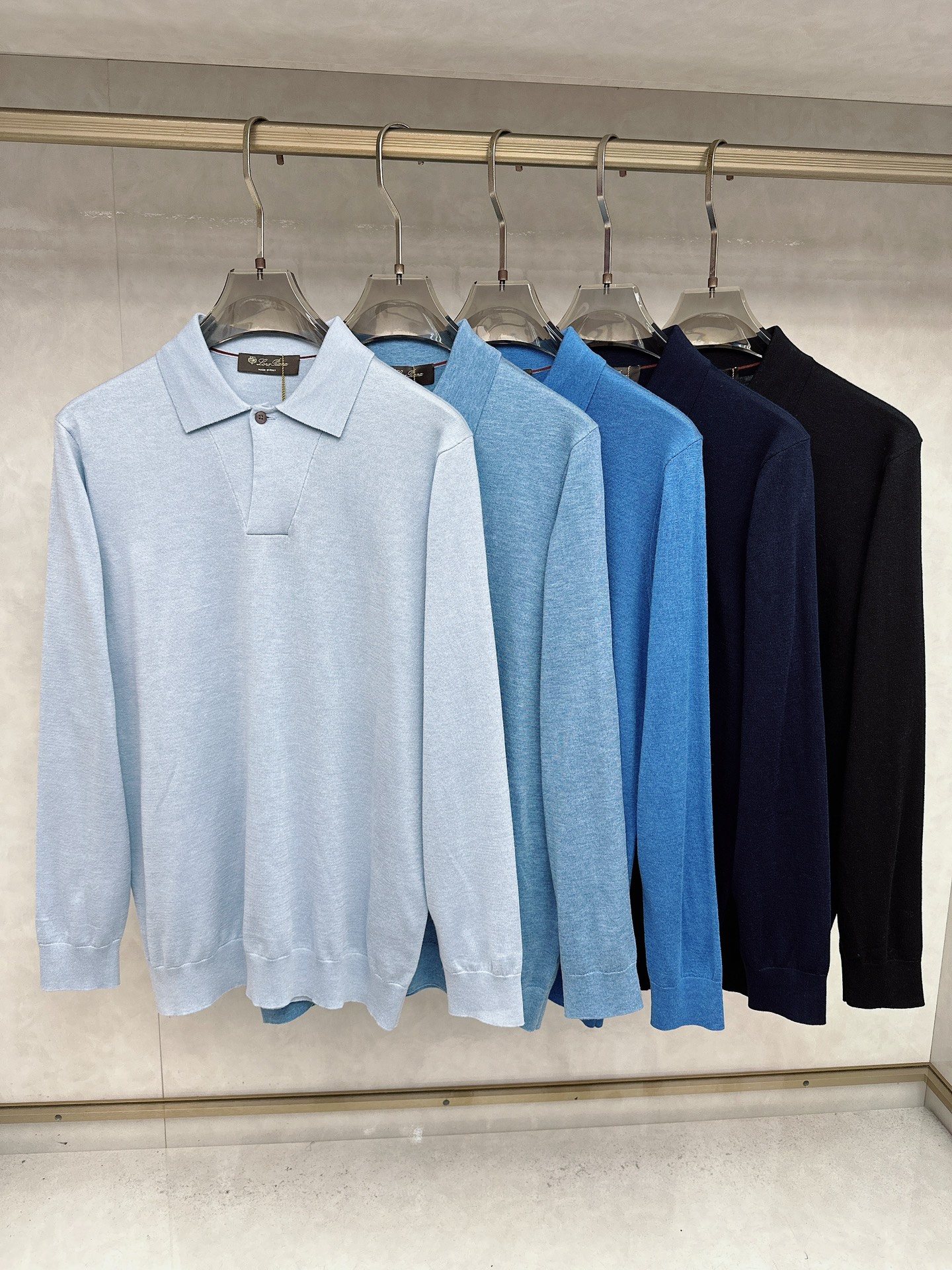 Kiton 2025官网同步发售！辅料全部原版定制出品，贸易公司真品订单。高级定制进口面料，以天然植物纖