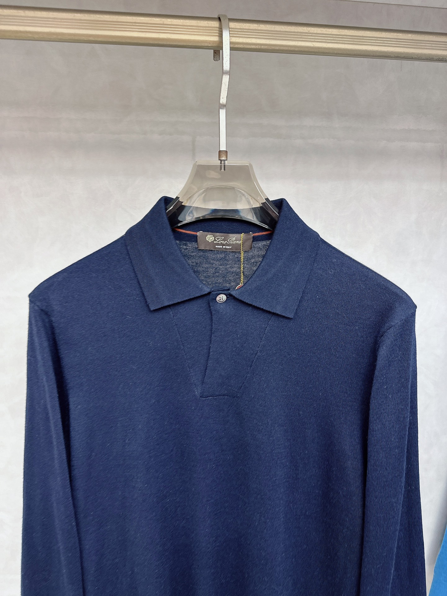 Kiton 2025官网同步发售！辅料全部原版定制出品，贸易公司真品订单。高级定制进口面料，以天然植物纖