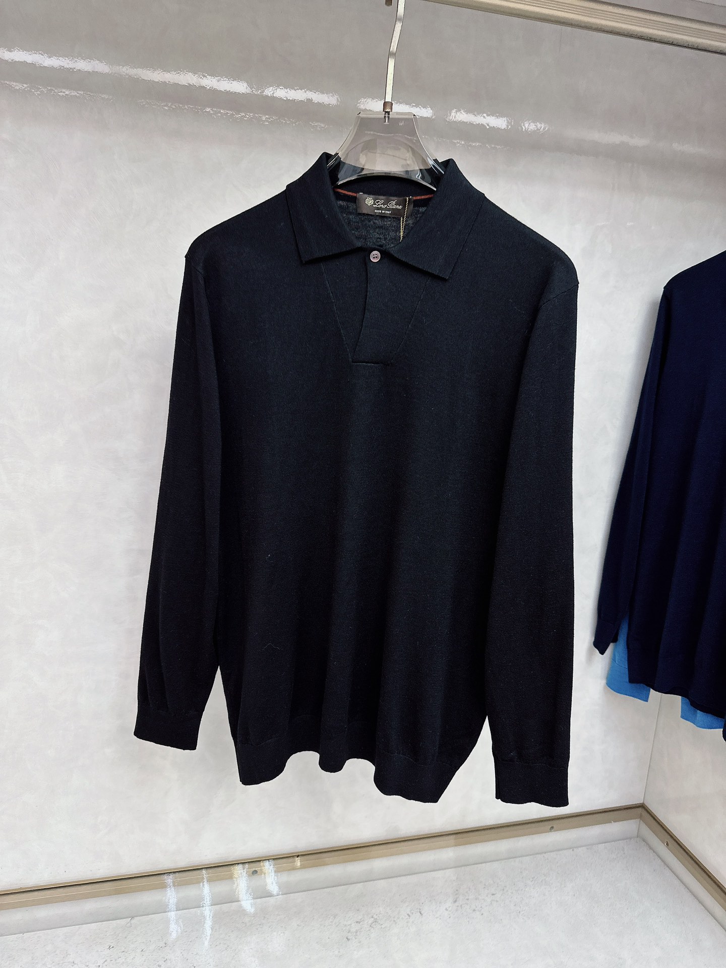 Kiton 2025官网同步发售！辅料全部原版定制出品，贸易公司真品订单。高级定制进口面料，以天然植物纖