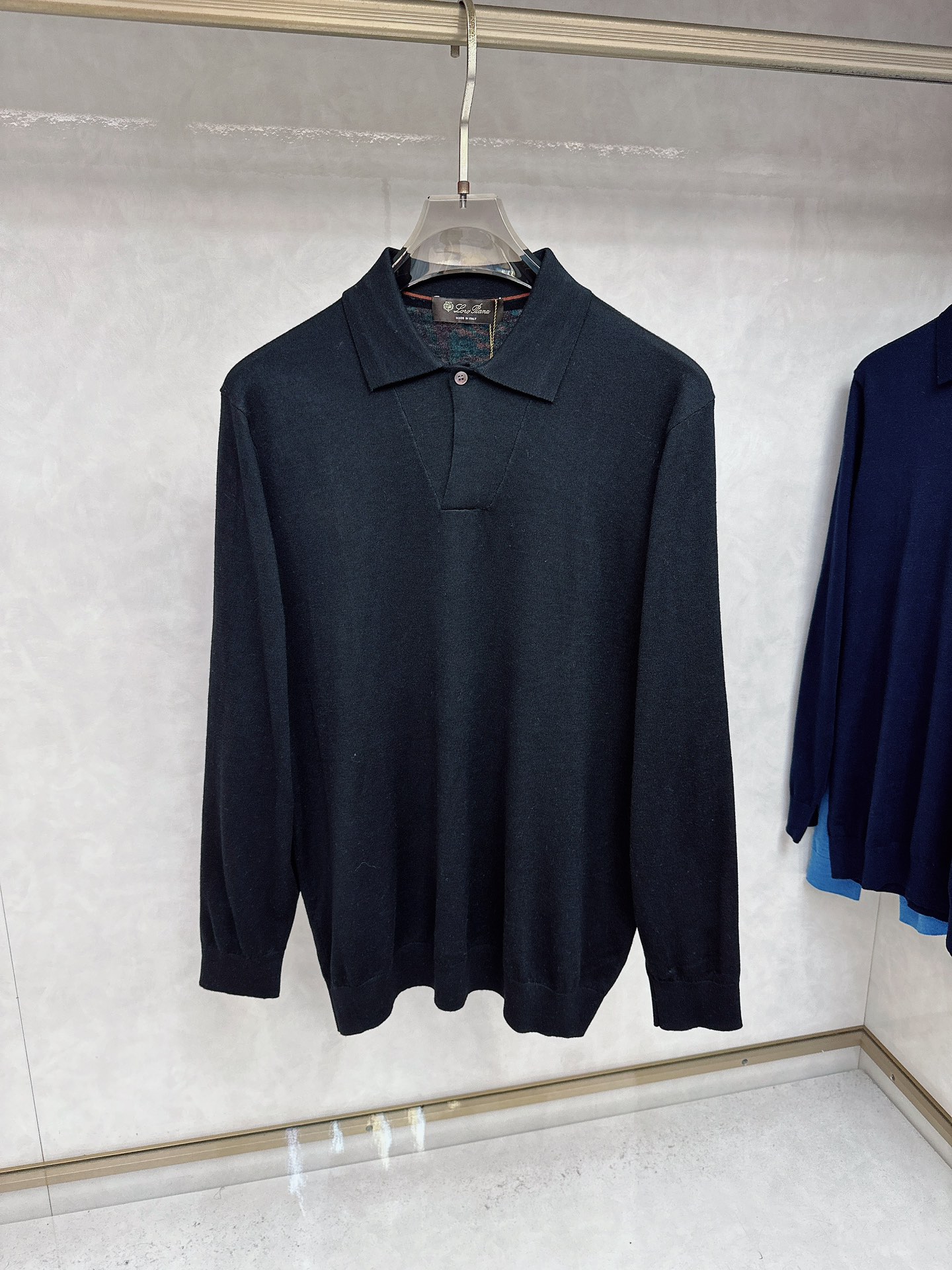 Kiton 2025官网同步发售！辅料全部原版定制出品，贸易公司真品订单。高级定制进口面料，以天然植物纖