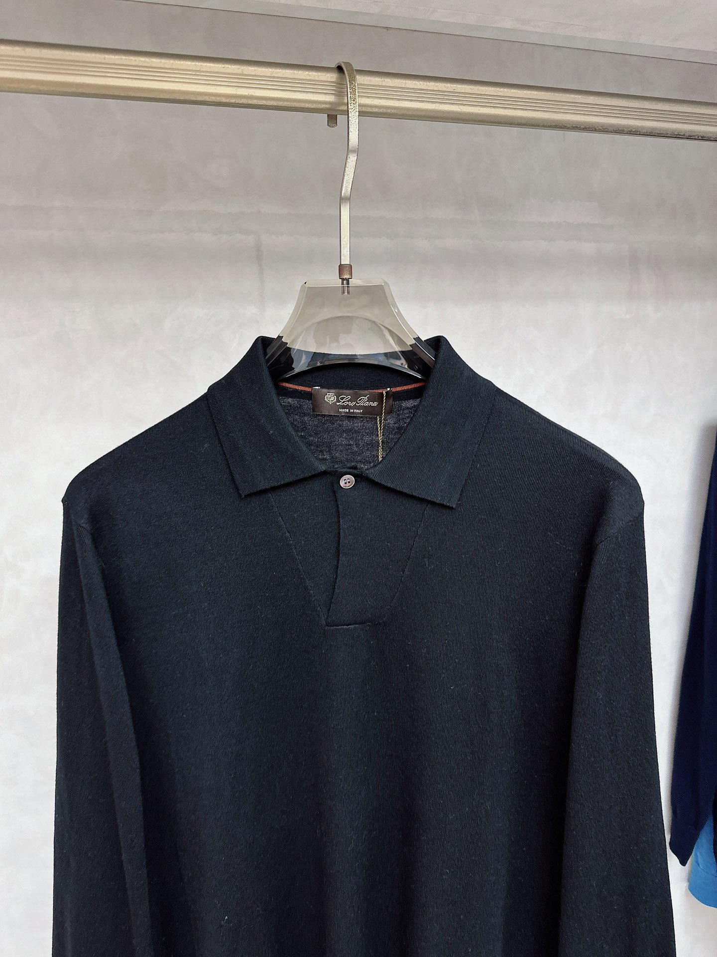 Kiton 2025官网同步发售！辅料全部原版定制出品，贸易公司真品订单。高级定制进口面料，以天然植物纖