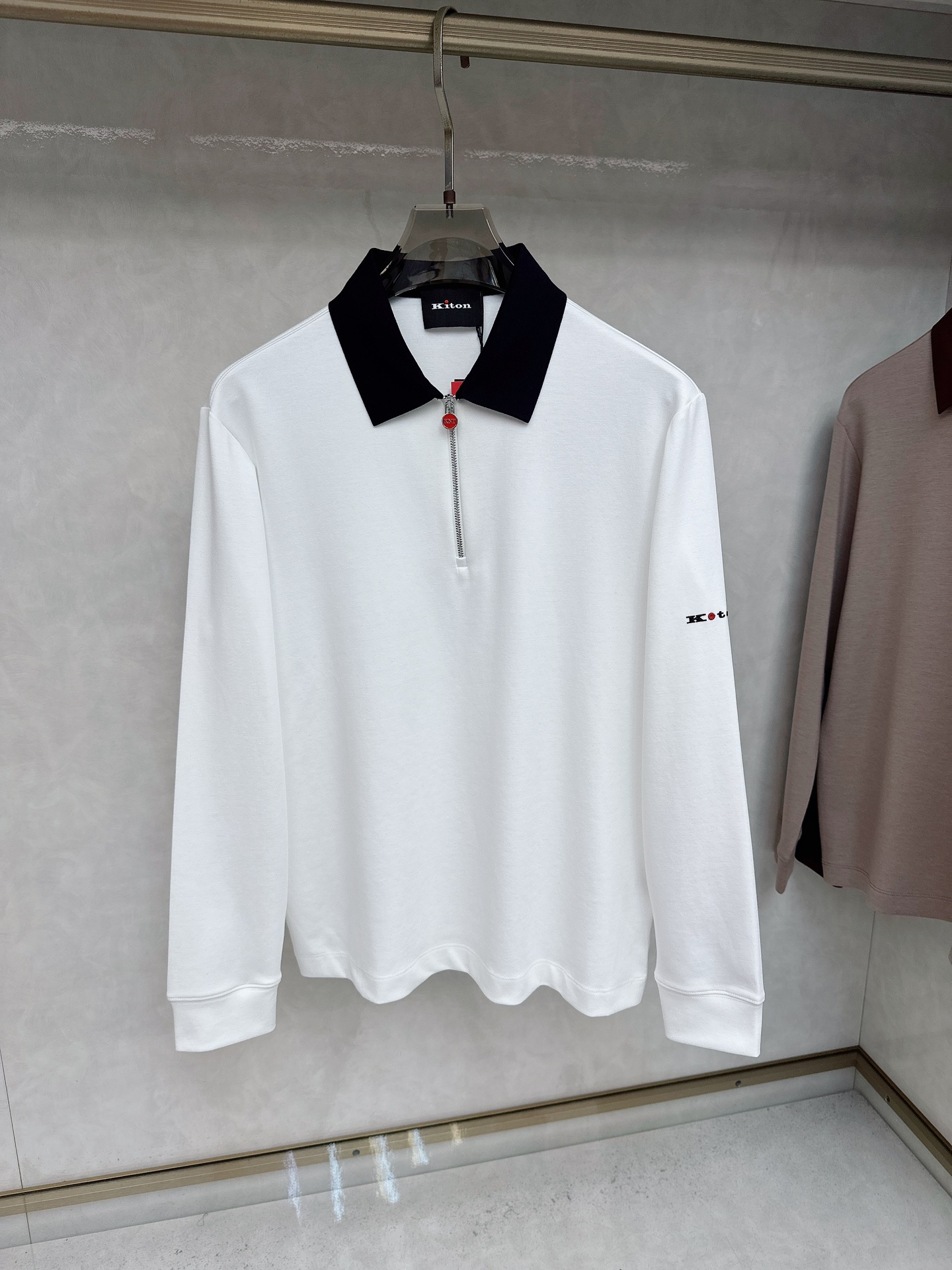 kiton 顶级品质 {醋酸羊绒系列} 官网同步发售！辅料全部原版定制出品，贸易公司真品订单。高级定制进