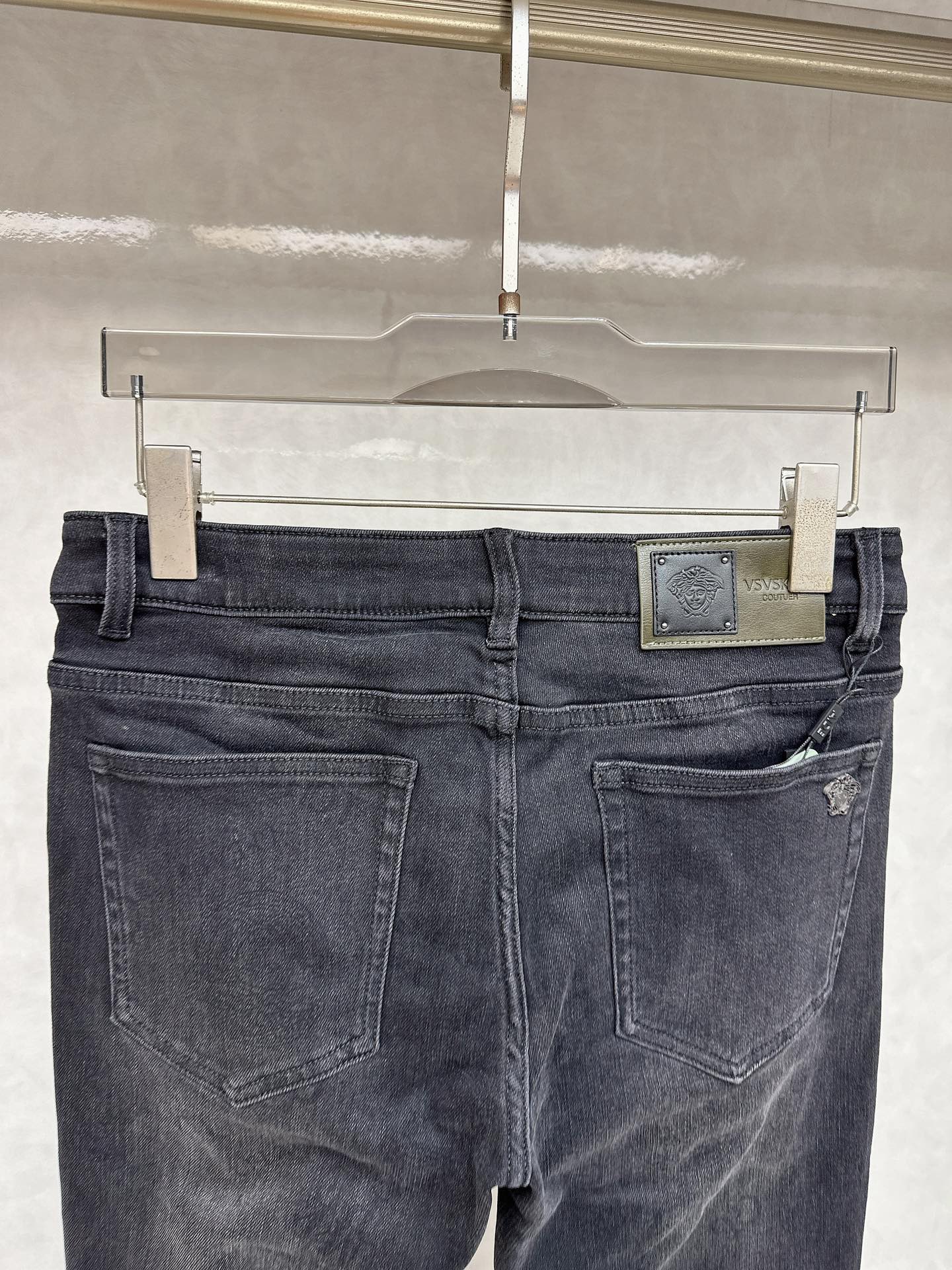 Versace Slim Fit Jeans: Premium Denim, Heavy Craftsmanship, and Original Hardware 10 i1756732818 2193 8