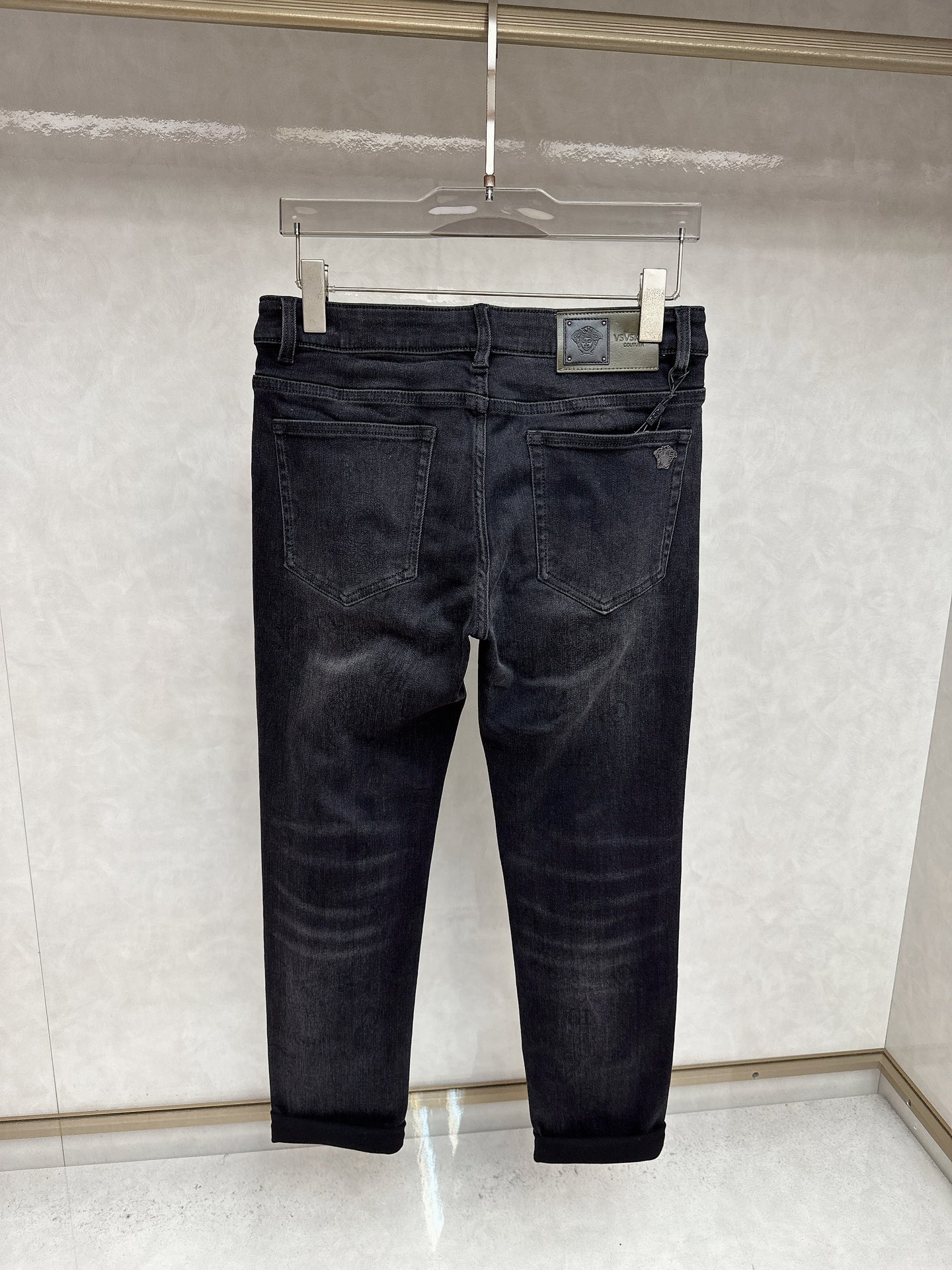 Versace Slim Fit Jeans: Premium Denim, Heavy Craftsmanship, and Original Hardware 9 i1756732818 9114 5