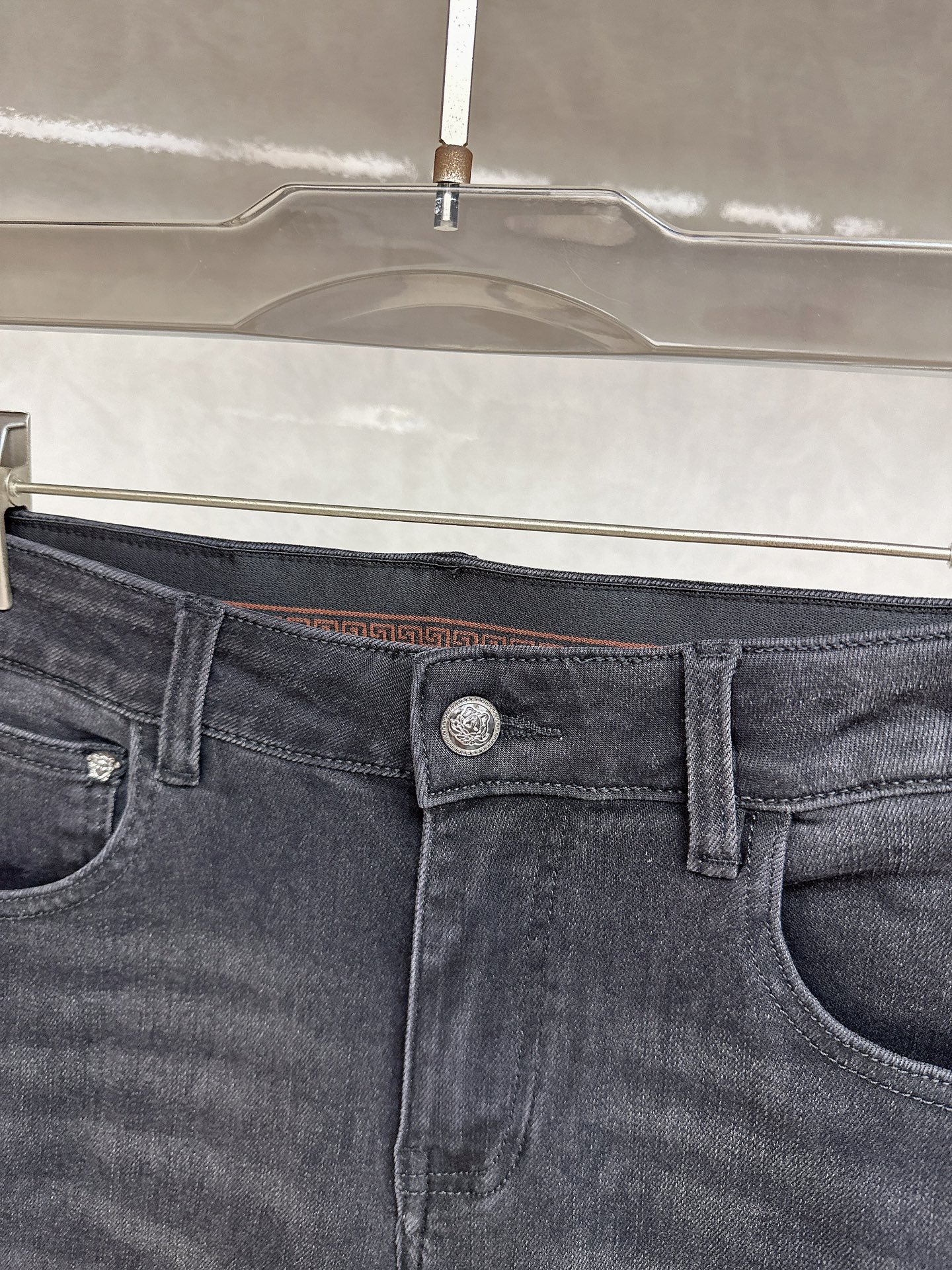 Versace Slim Fit Jeans: Premium Denim, Heavy Craftsmanship, and Original Hardware 6 i1756732819 2810 0
