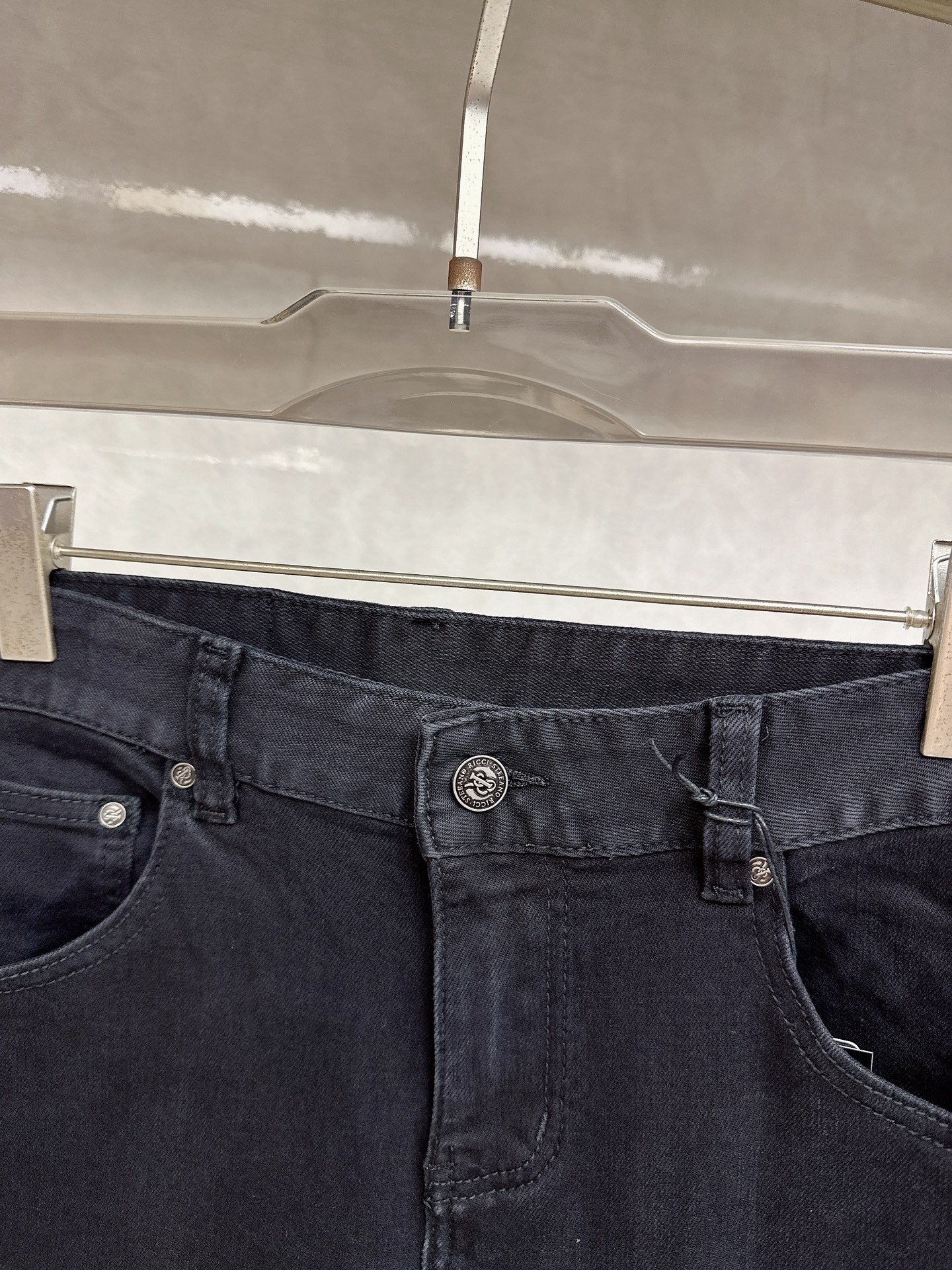 史蒂芬 2025秋冬🔥🔥新款现货上市，原单爆款牛仔裤👖超级定制款，原版五金，超级重工工艺，版型超赞👍细节