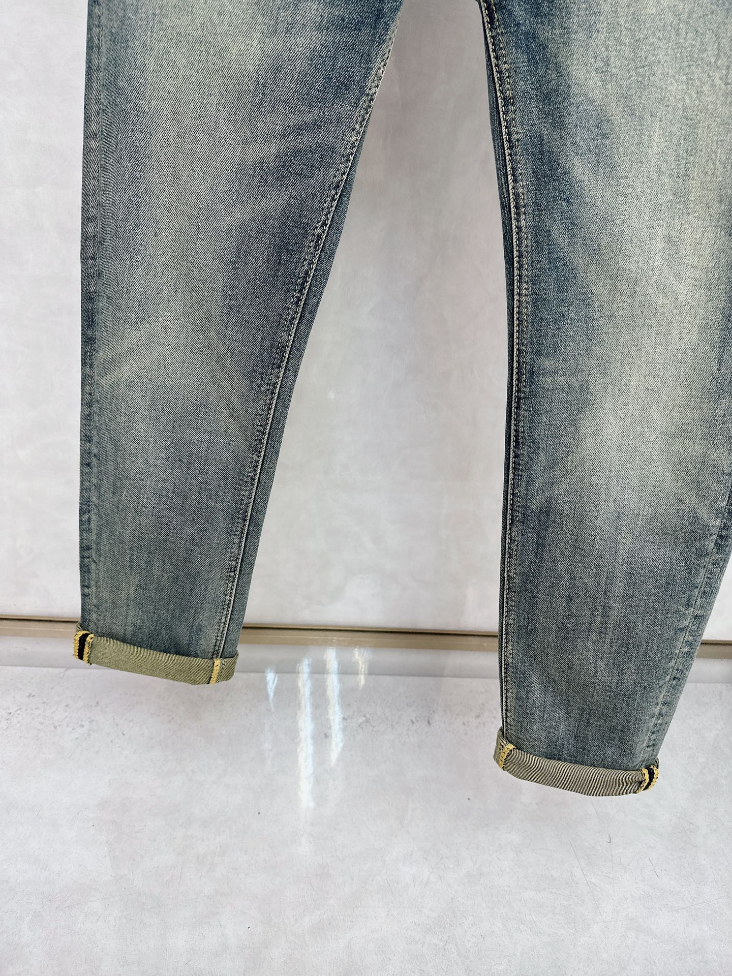 😊 2025秋冬🔥🔥新款现货上市，原单爆款牛仔裤👖超级定制款，原版五金，超级重工工艺，版型超赞👍细节做工