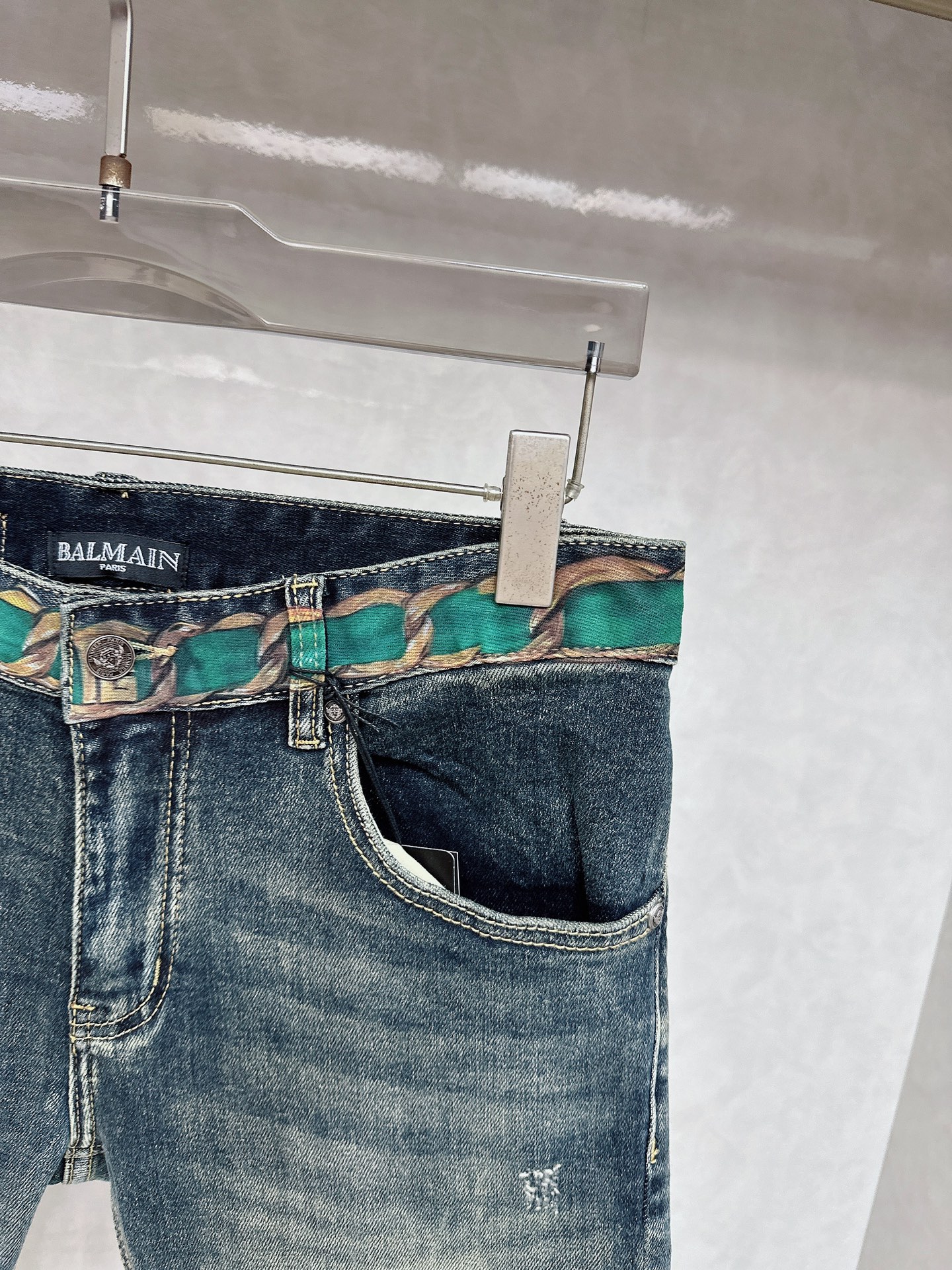 😊 2025秋冬🔥🔥新款现货上市，原单爆款牛仔裤👖超级定制款，原版五金，超级重工工艺，版型超赞👍细节做工