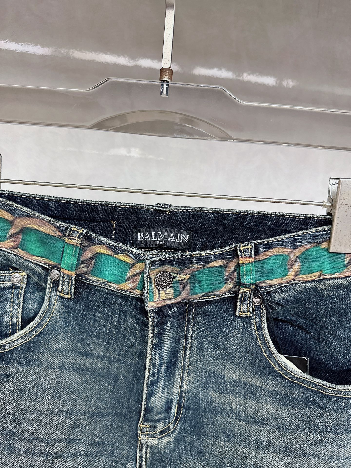 😊 2025秋冬🔥🔥新款现货上市，原单爆款牛仔裤👖超级定制款，原版五金，超级重工工艺，版型超赞👍细节做工