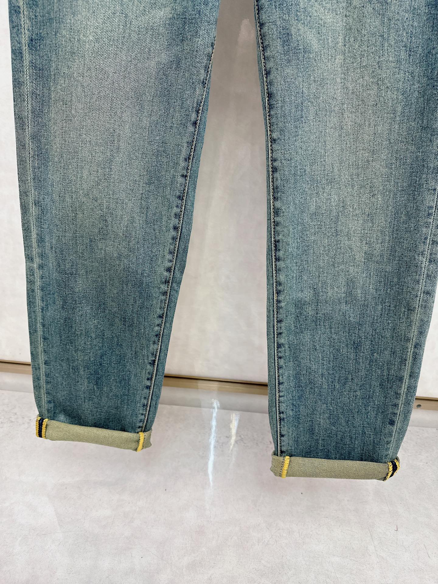 古奇 2025秋冬🔥🔥新款现货上市，原单爆款牛仔裤👖超级定制款，原版五金，超级重工工艺，版型超赞👍细节做