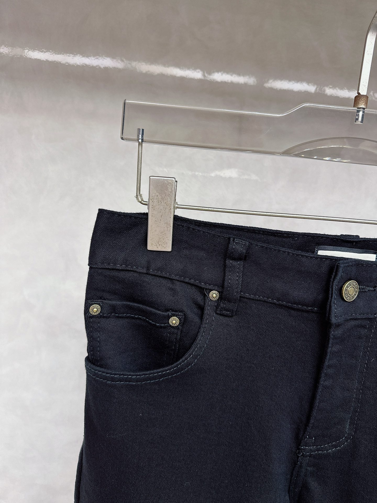 古奇 2025秋冬🔥🔥新款现货上市，原单爆款牛仔裤👖超级定制款，原版五金，超级重工工艺，版型超赞👍细节做