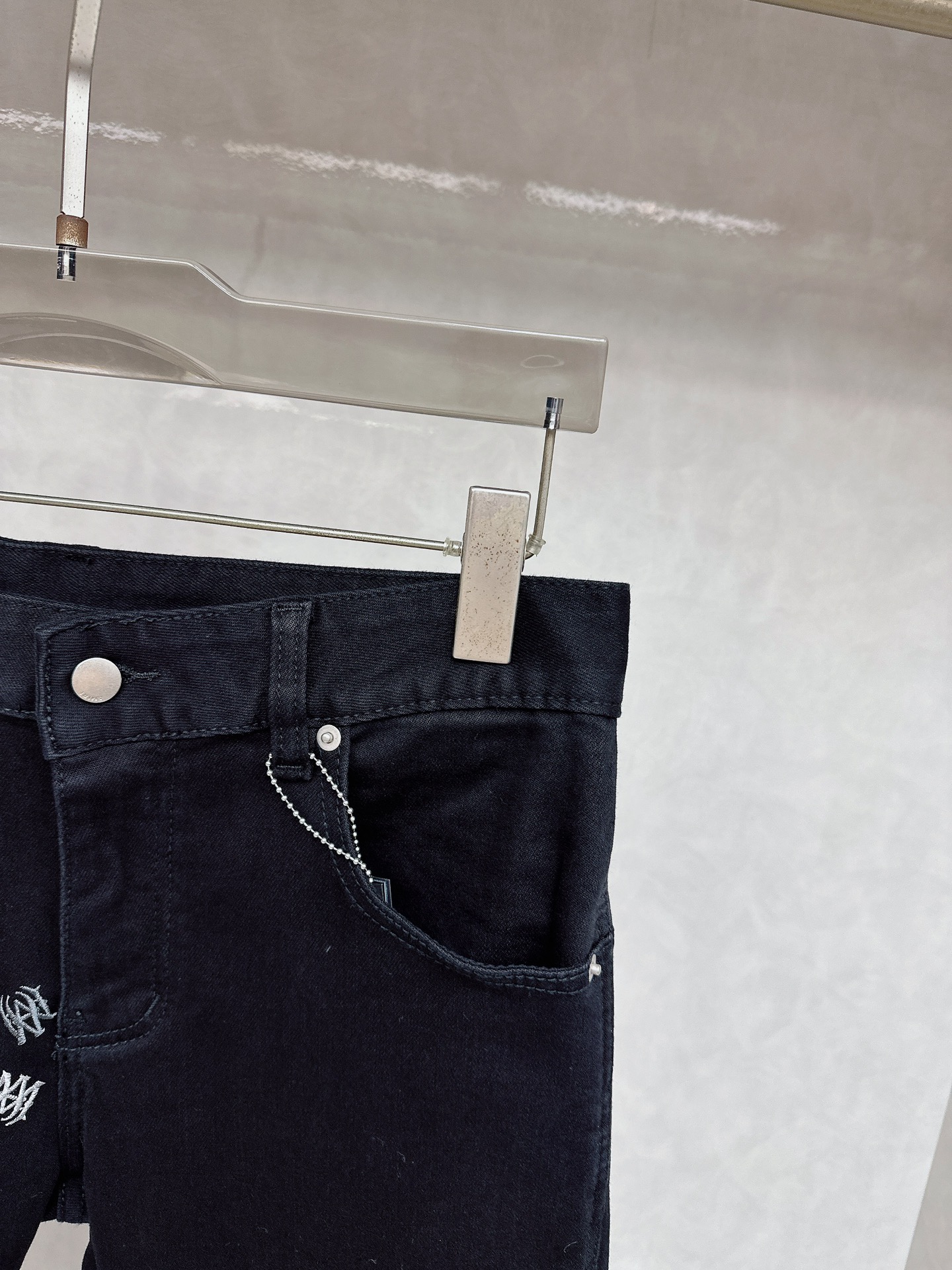 😊 2025秋冬🔥🔥新款现货上市，原单爆款牛仔裤👖超级定制款，原版五金，超级重工工艺，版型超赞👍细节做工