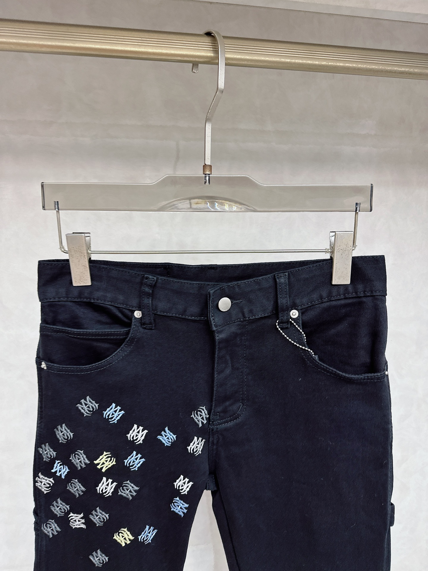 😊 2025秋冬🔥🔥新款现货上市，原单爆款牛仔裤👖超级定制款，原版五金，超级重工工艺，版型超赞👍细节做工