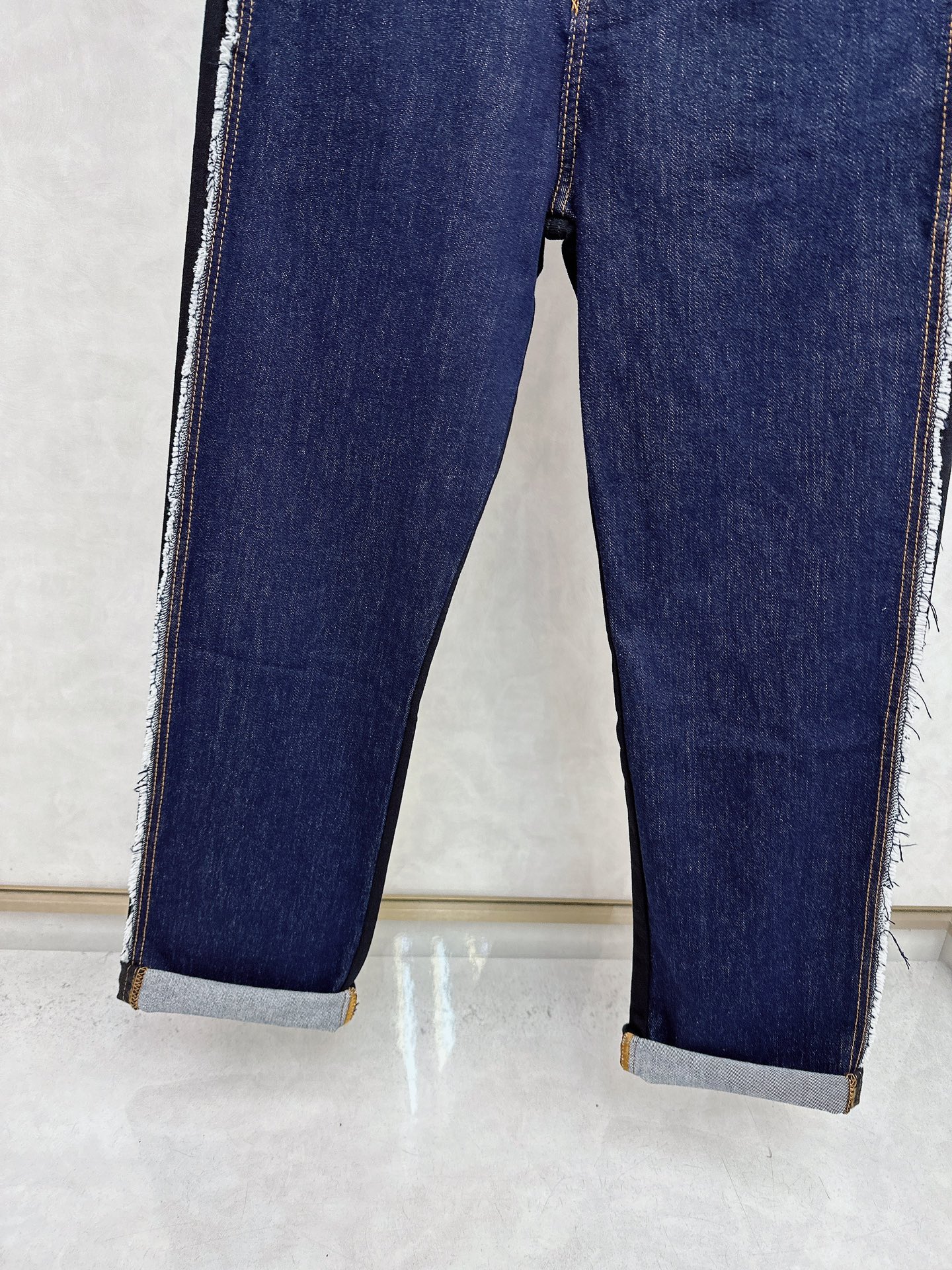 DG 2025秋冬🔥🔥新款现货上市，原单爆款牛仔裤👖超级定制款，原版五金，超级重工工艺，版型超赞👍细节做