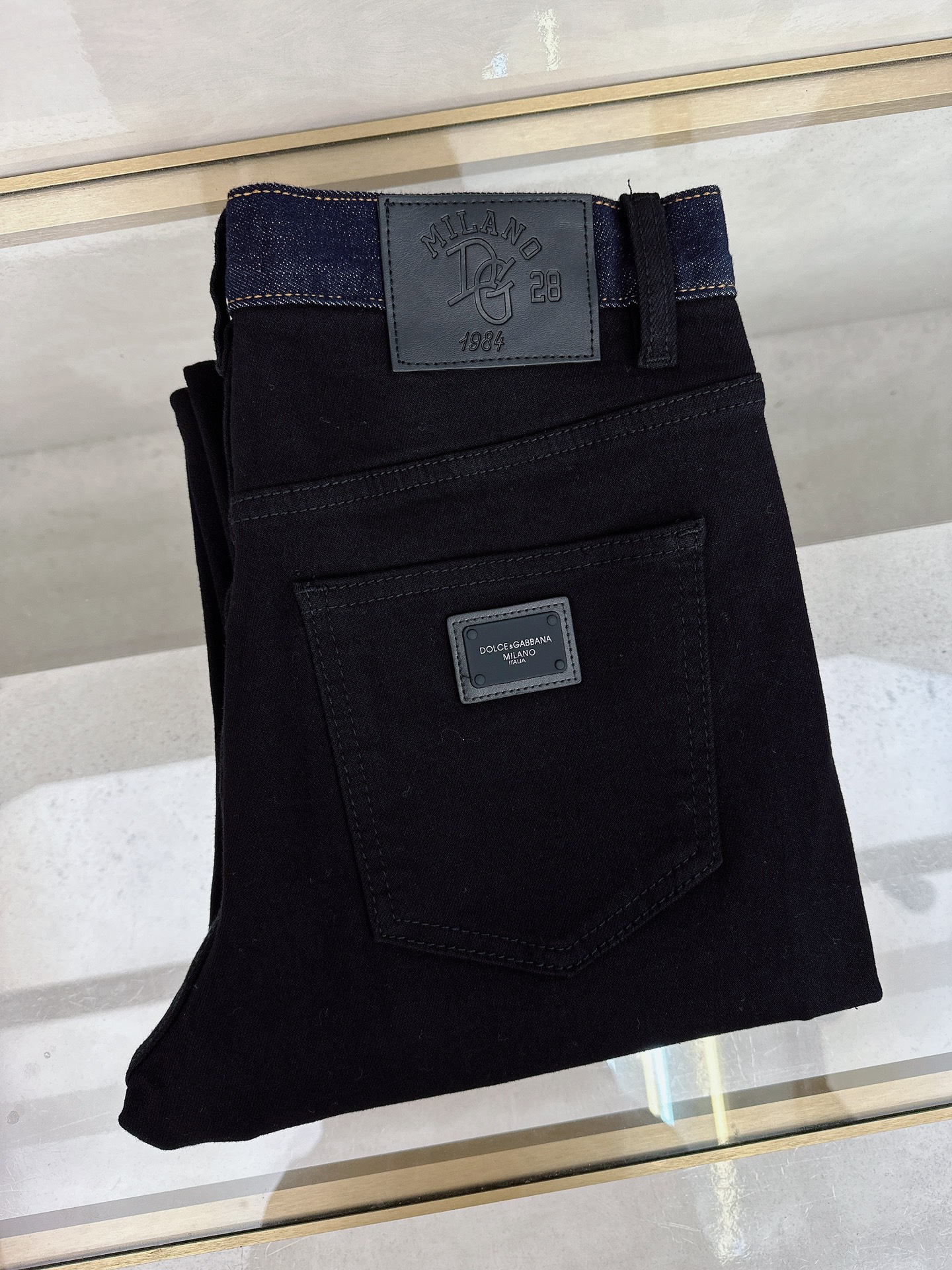 DG 2025秋冬🔥🔥新款现货上市，原单爆款牛仔裤👖超级定制款，原版五金，超级重工工艺，版型超赞👍细节做