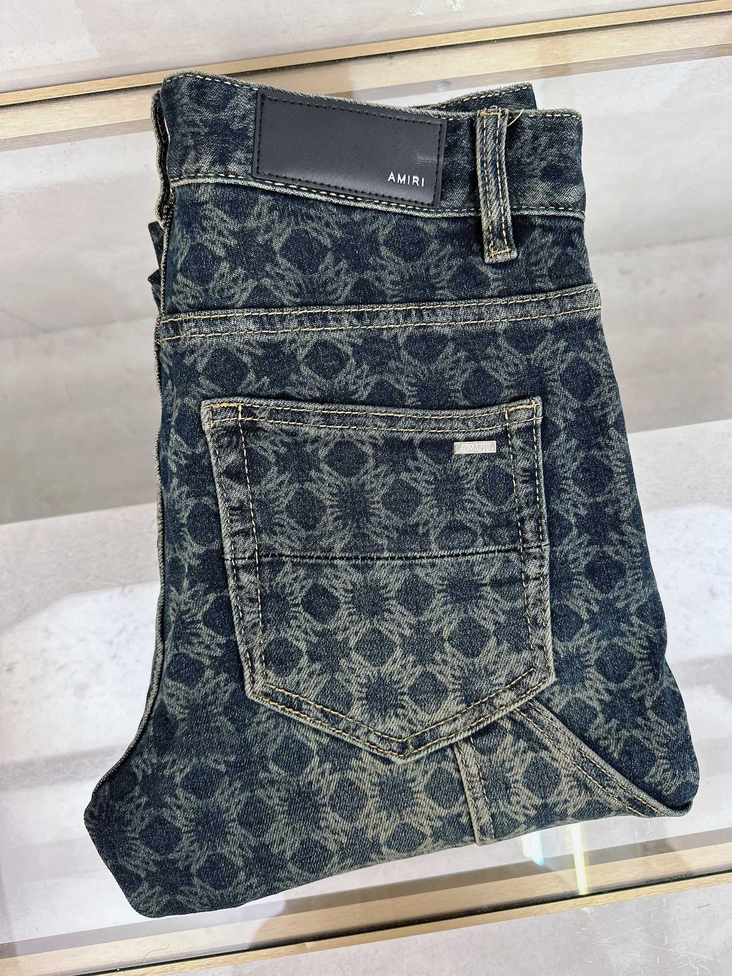 😊 2025秋冬🔥🔥新款现货上市，原单爆款牛仔裤👖超级定制款，原版五金，超级重工工艺，版型超赞👍细节做工