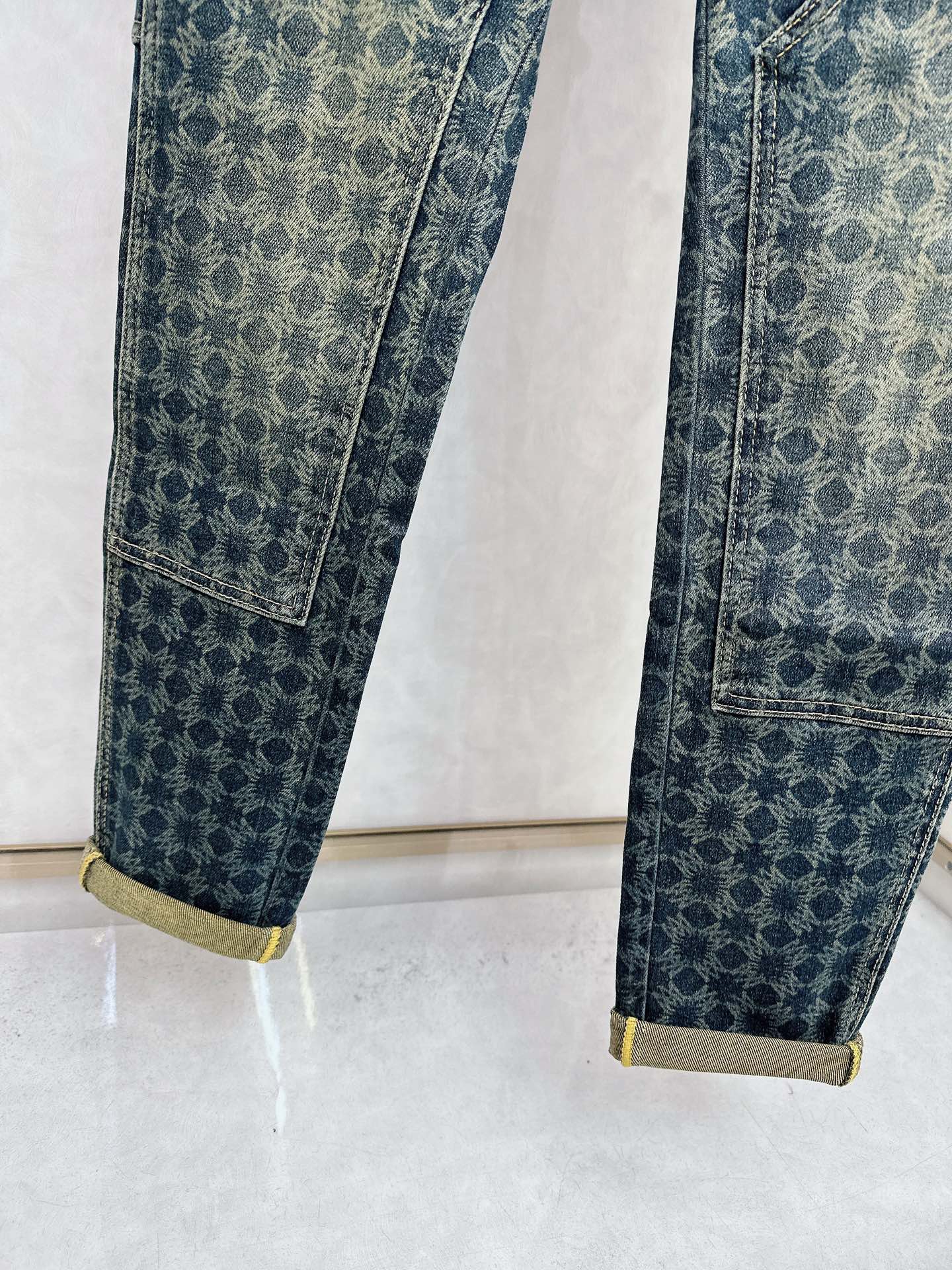 😊 2025秋冬🔥🔥新款现货上市，原单爆款牛仔裤👖超级定制款，原版五金，超级重工工艺，版型超赞👍细节做工