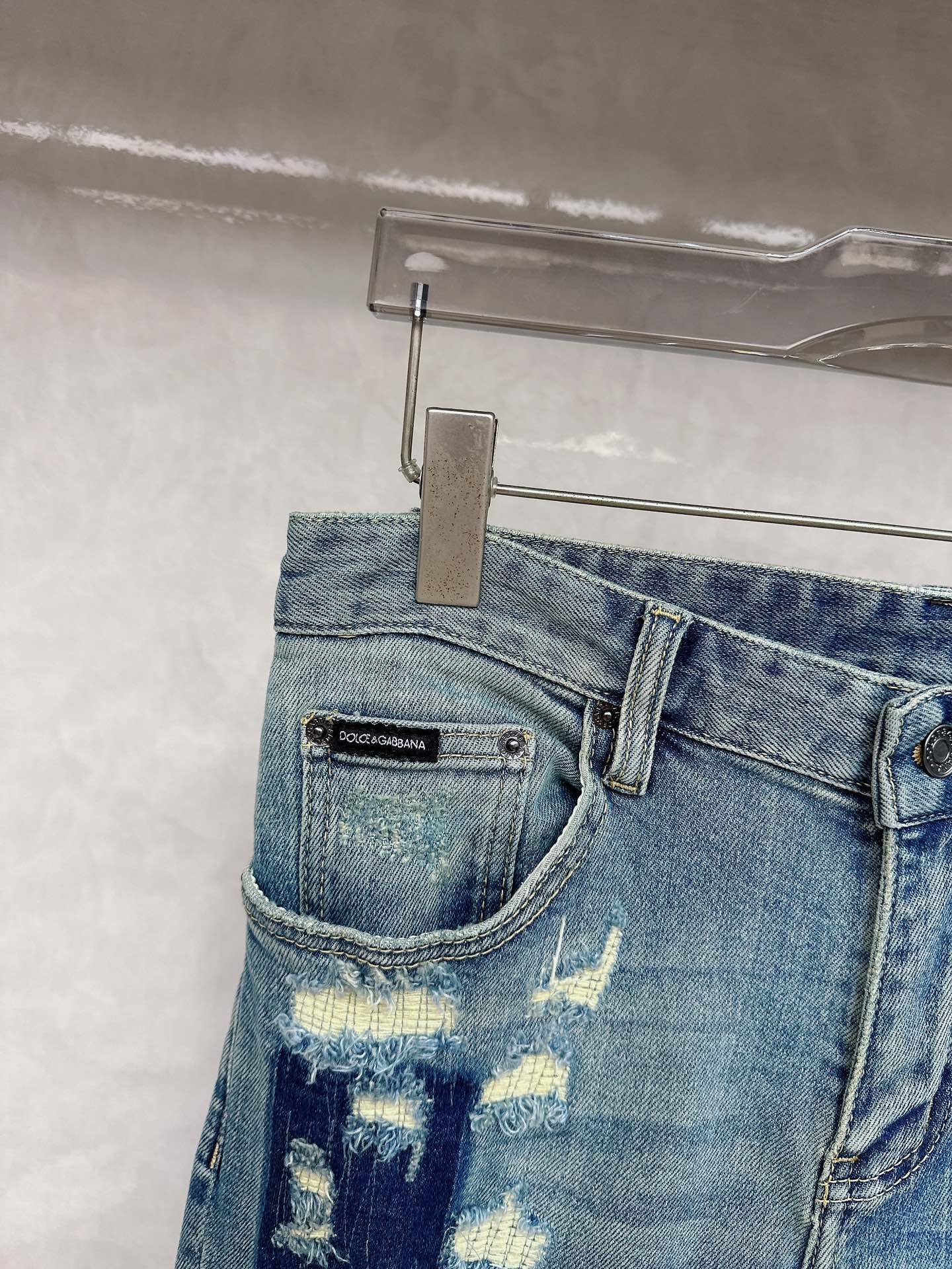 DG 2025秋冬🔥🔥新款现货上市，原单爆款牛仔裤👖超级定制款，原版五金，超级重工工艺，版型超赞👍细节做