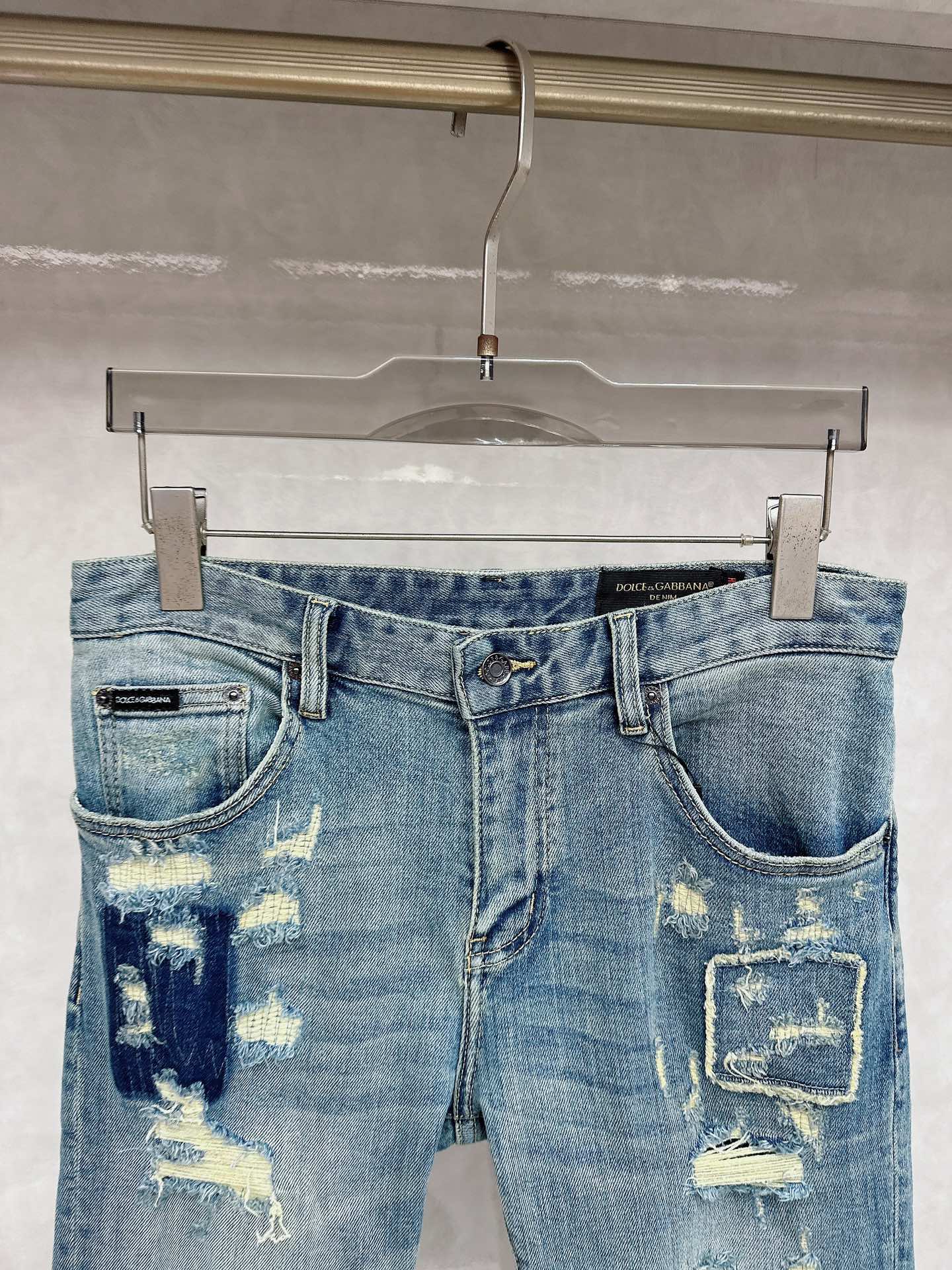 DG 2025秋冬🔥🔥新款现货上市，原单爆款牛仔裤👖超级定制款，原版五金，超级重工工艺，版型超赞👍细节做