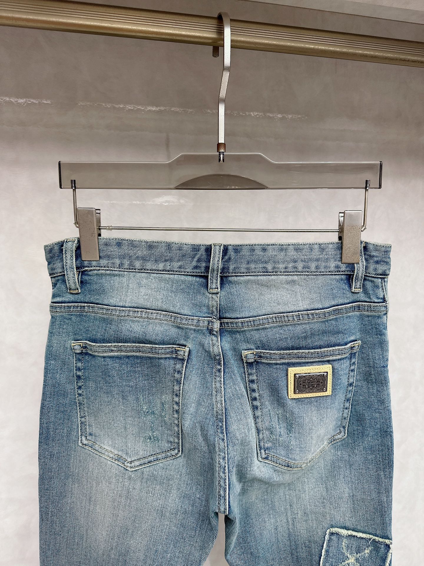 DG 2025秋冬🔥🔥新款现货上市，原单爆款牛仔裤👖超级定制款，原版五金，超级重工工艺，版型超赞👍细节做