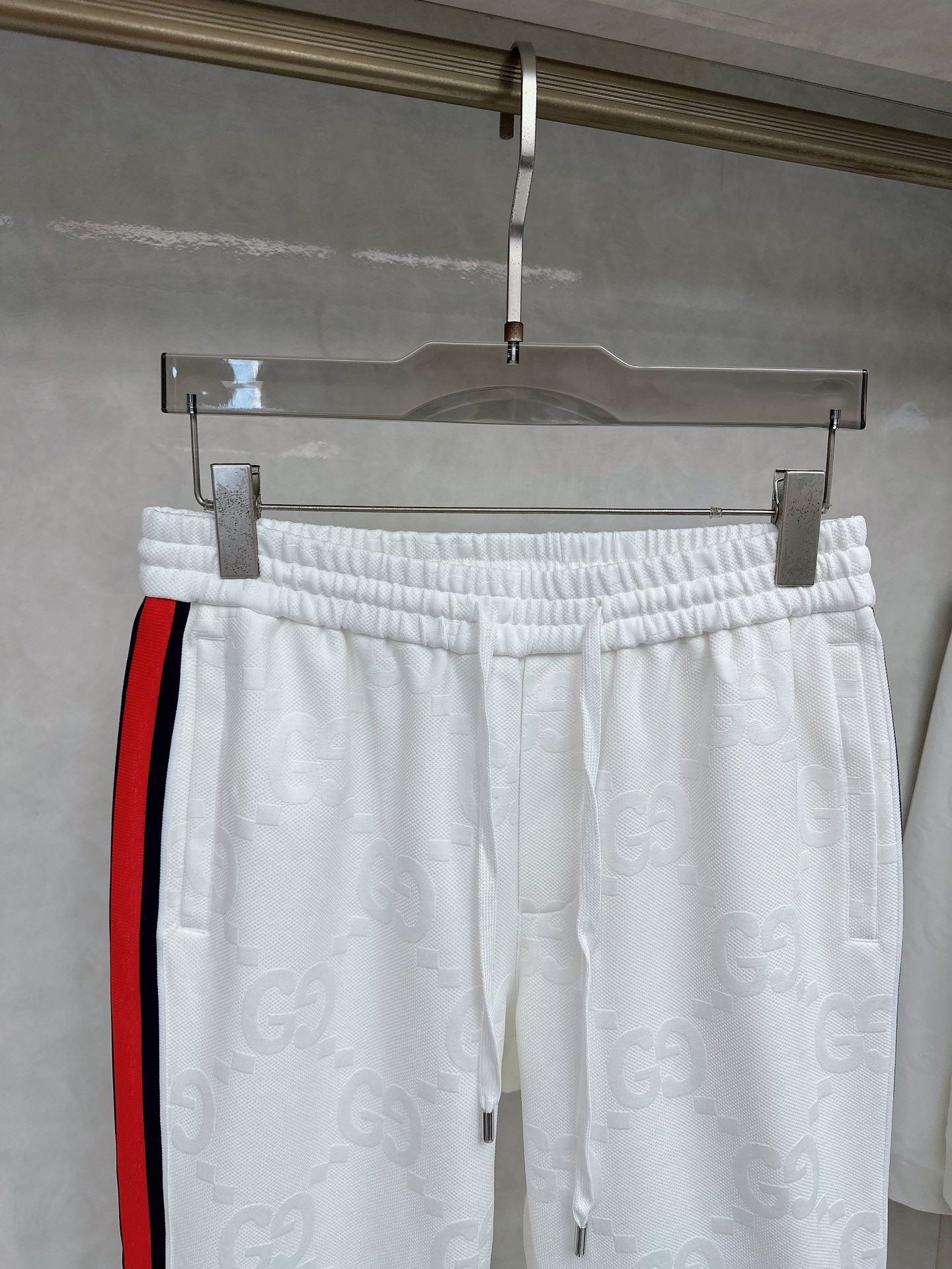 古奇 2025秋冬新款时尚休闲套装 品牌经典LOGO ，舒适度极好，手触感强烈。辨识度极高 定制进口面料